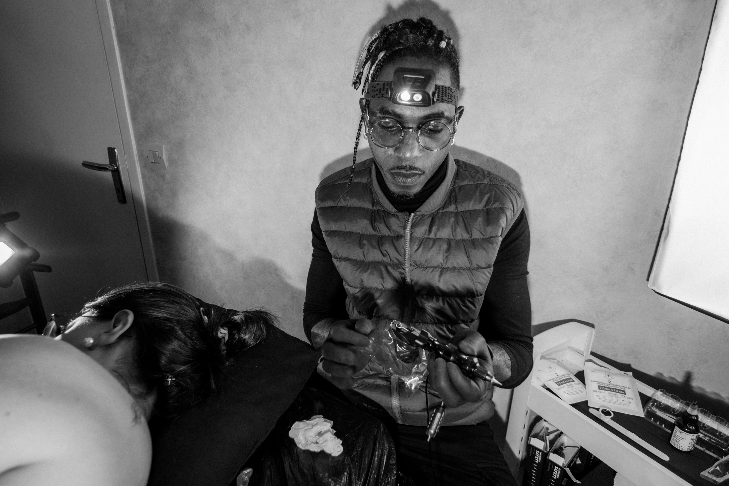 JDD Tattoo. Photographe professionnelle à Poitiers, Tours et Châtellerault | Studio photo entre Poitiers et Tours – portraits, familles, entreprises, ma