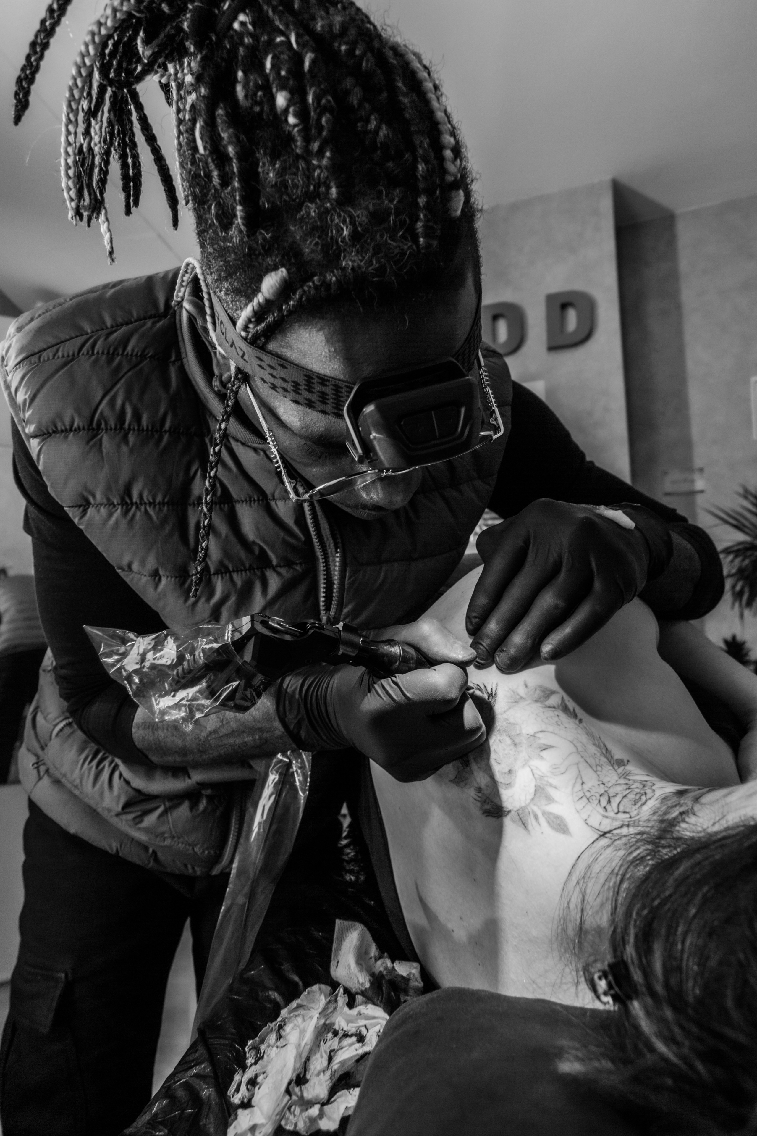 JDD Tattoo. Photographe professionnelle à Poitiers, Tours et Châtellerault | Studio photo entre Poitiers et Tours – portraits, familles, entreprises, ma