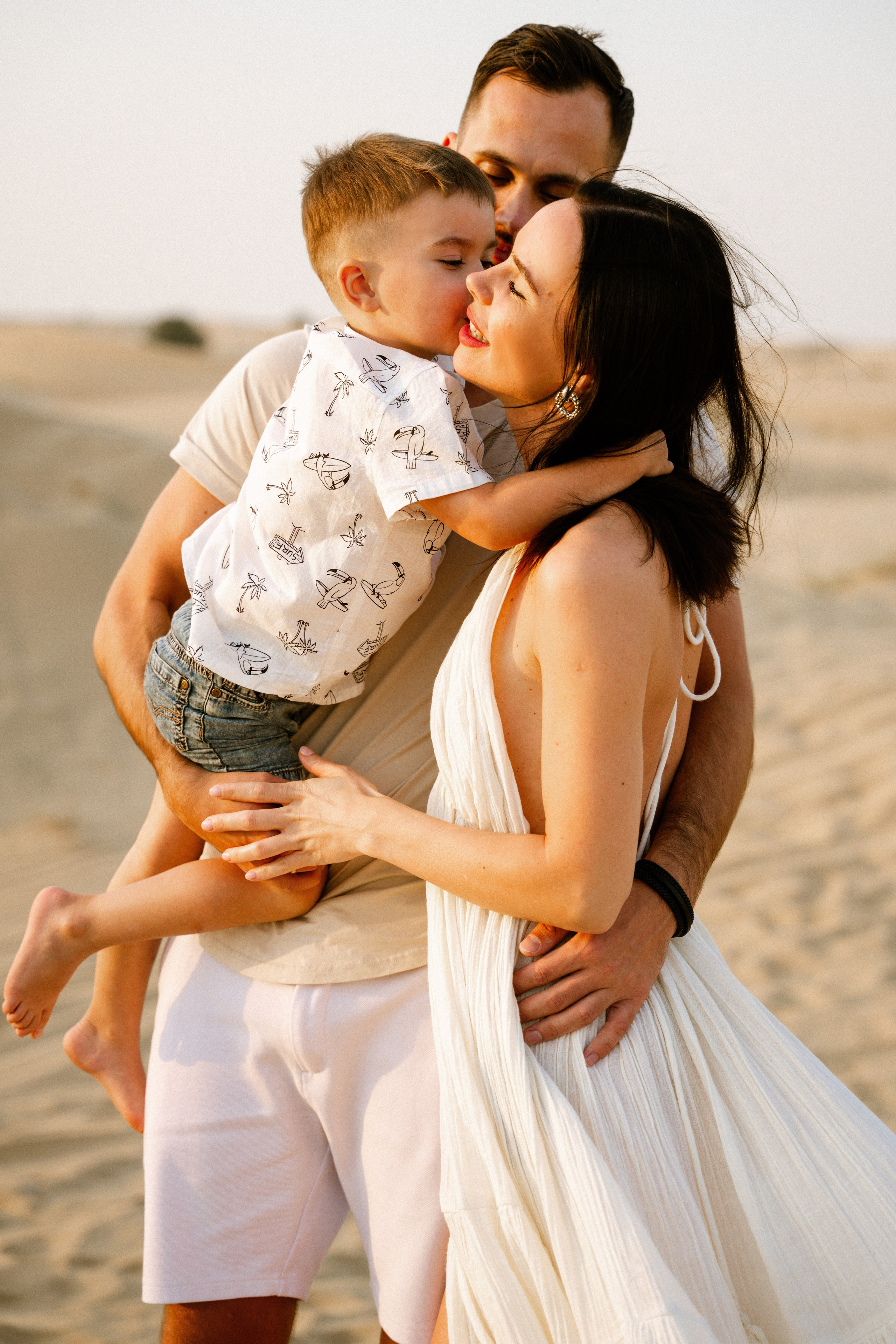 Desert play and fun. Angela Iakovleva — Family Photographer in Dubai