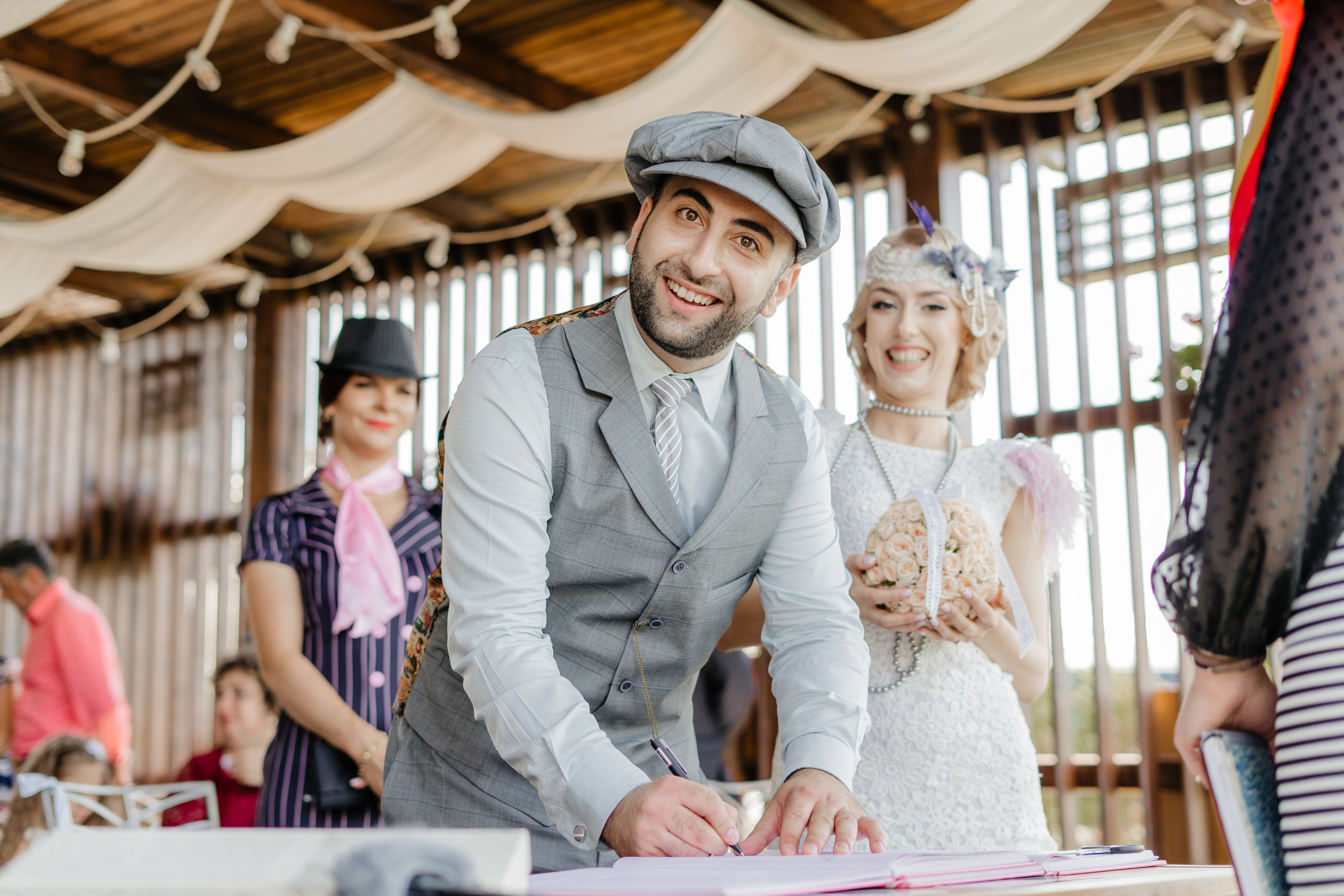 Nunta cu tematica anilor 1920, sedinta foto in ziua evenimentului. Proud Vision Weddings | Wedding Photography & Film — Servicii profesionale Foto Video Nunta Iasi