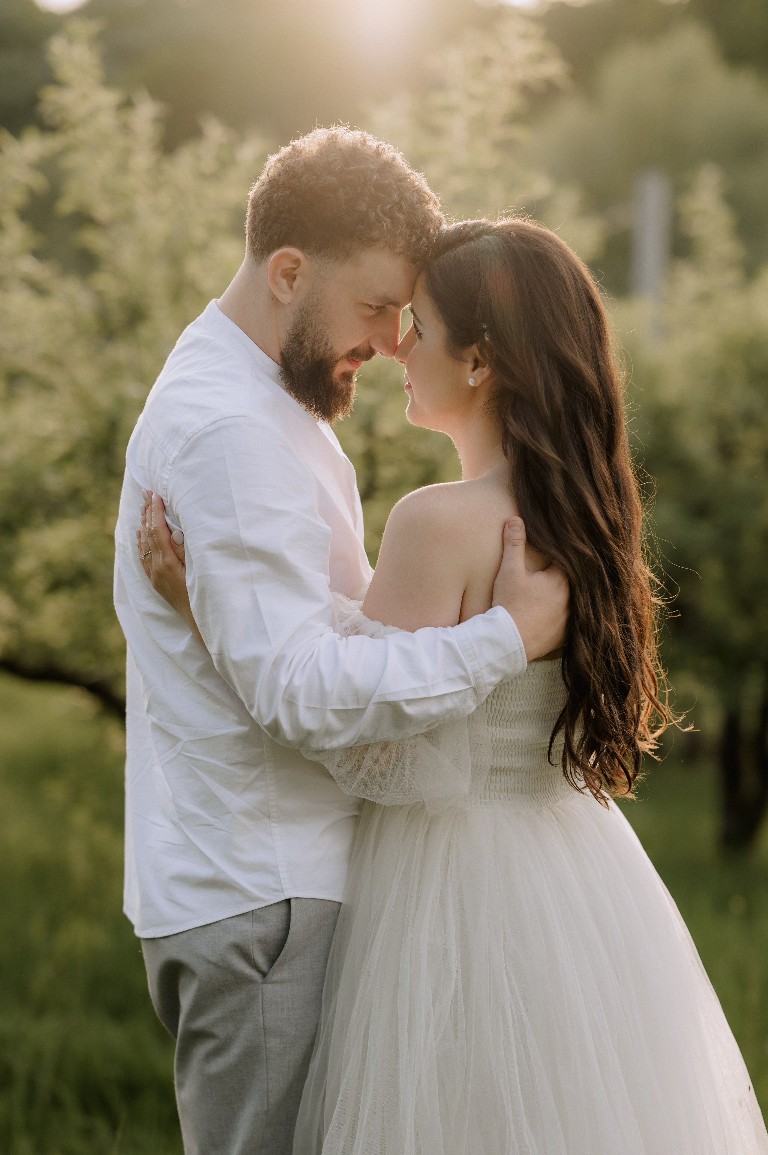 Magda + Andrei | Lovers in the garden. Proud Vision Weddings | Wedding Photography & Film — Servicii profesionale Foto Video Nunta Iasi