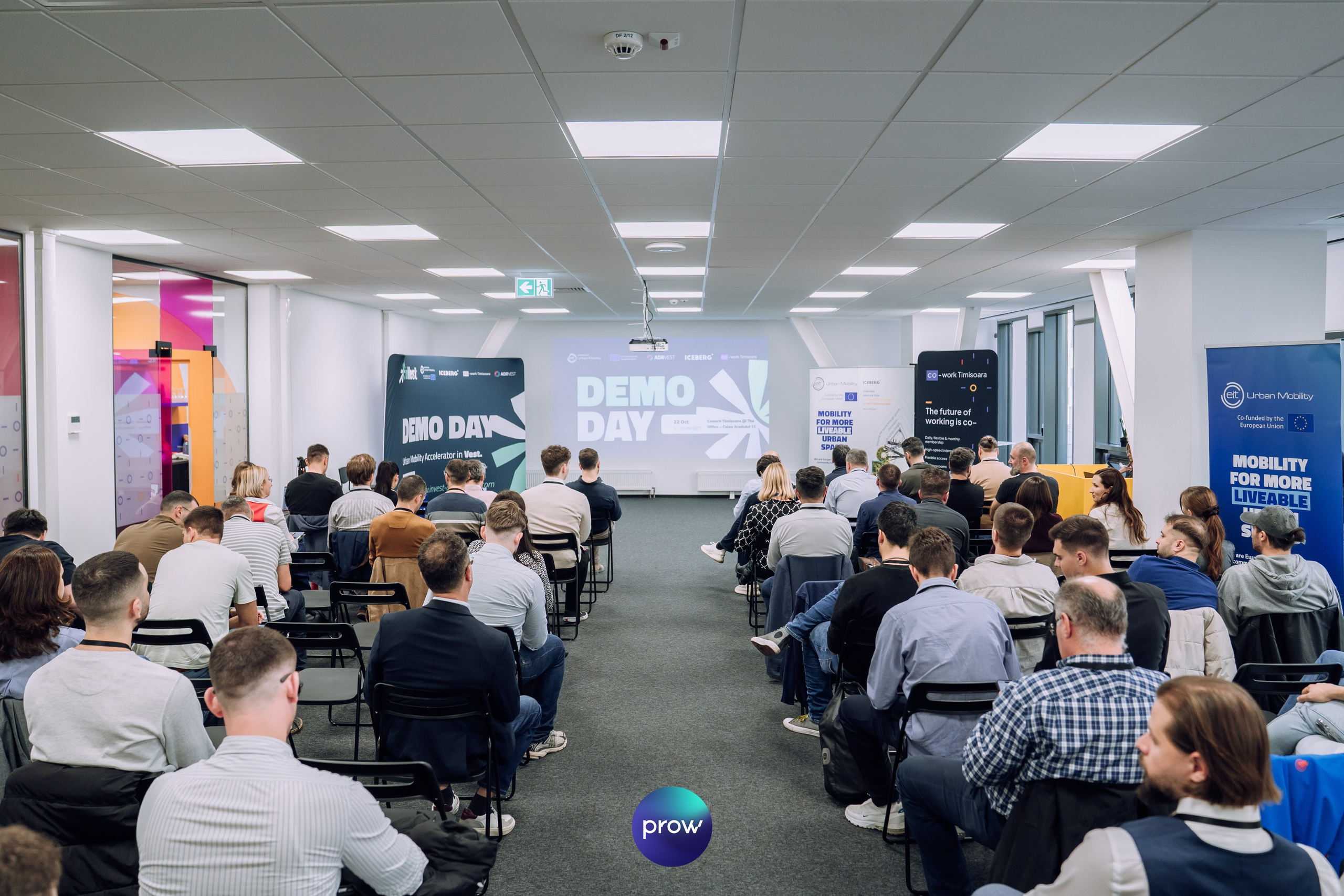 InVest DemoDay @ Cowork. Cozac Cristian Photographer