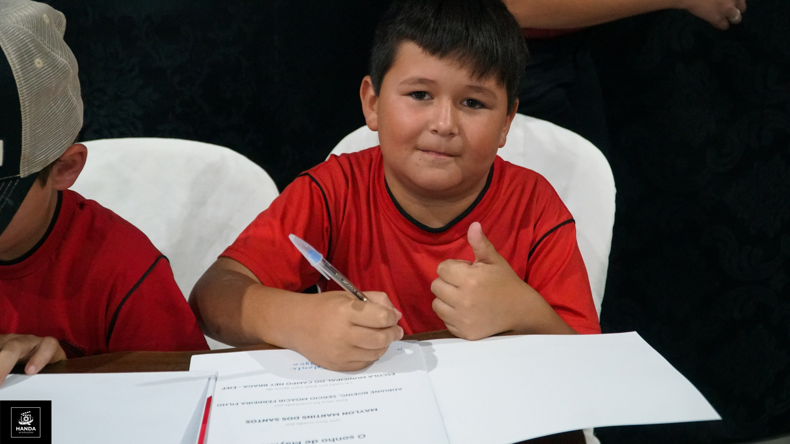 Noite autógrafos colégio Aurélio Buarque de Holanda. Handa Produções