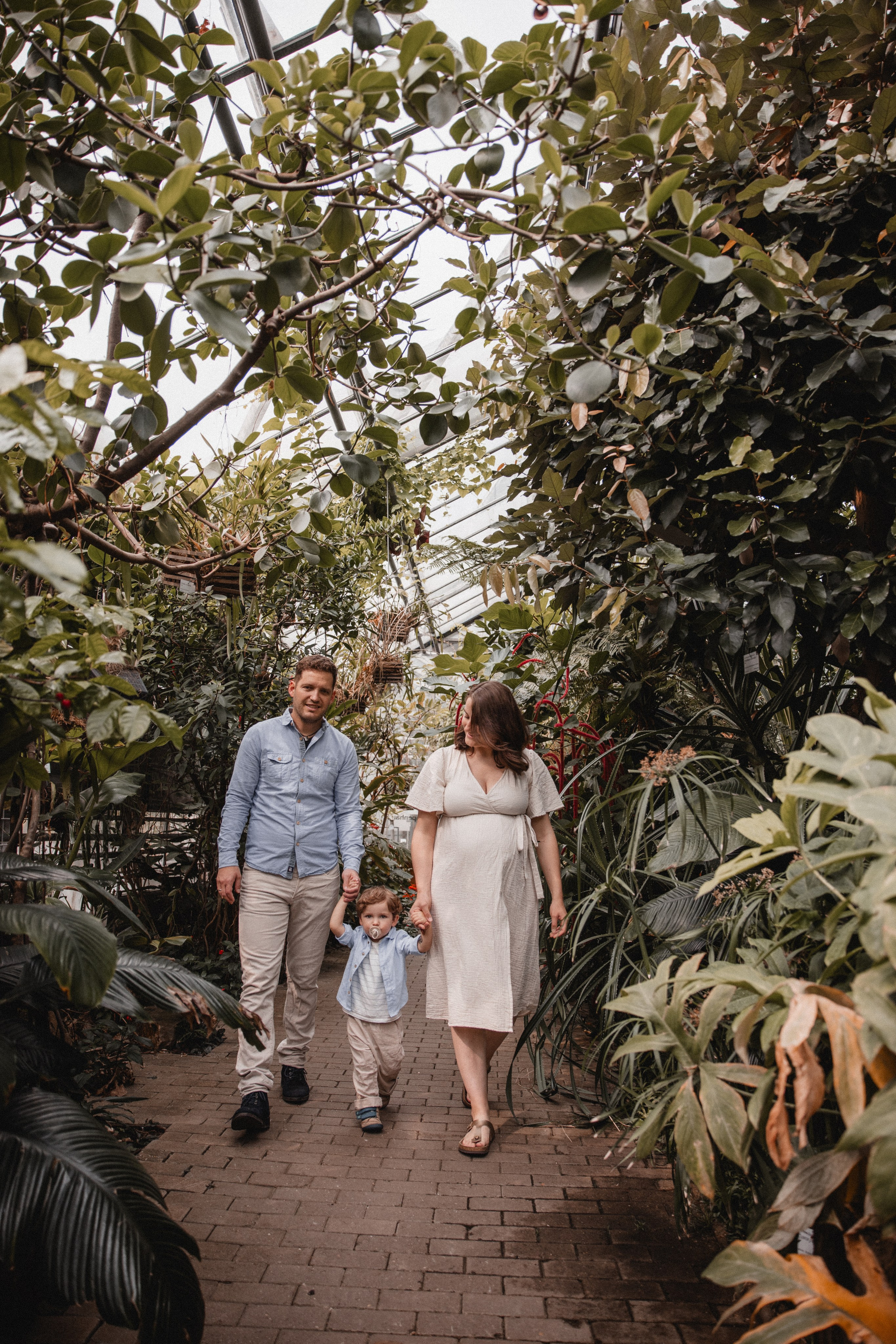 Babybauch Shooting im Botanischen Garten Bochum | Reiche Fotografie. Hochzeitsfotografin Bochum | Halyna Reiche Fotografie NRW