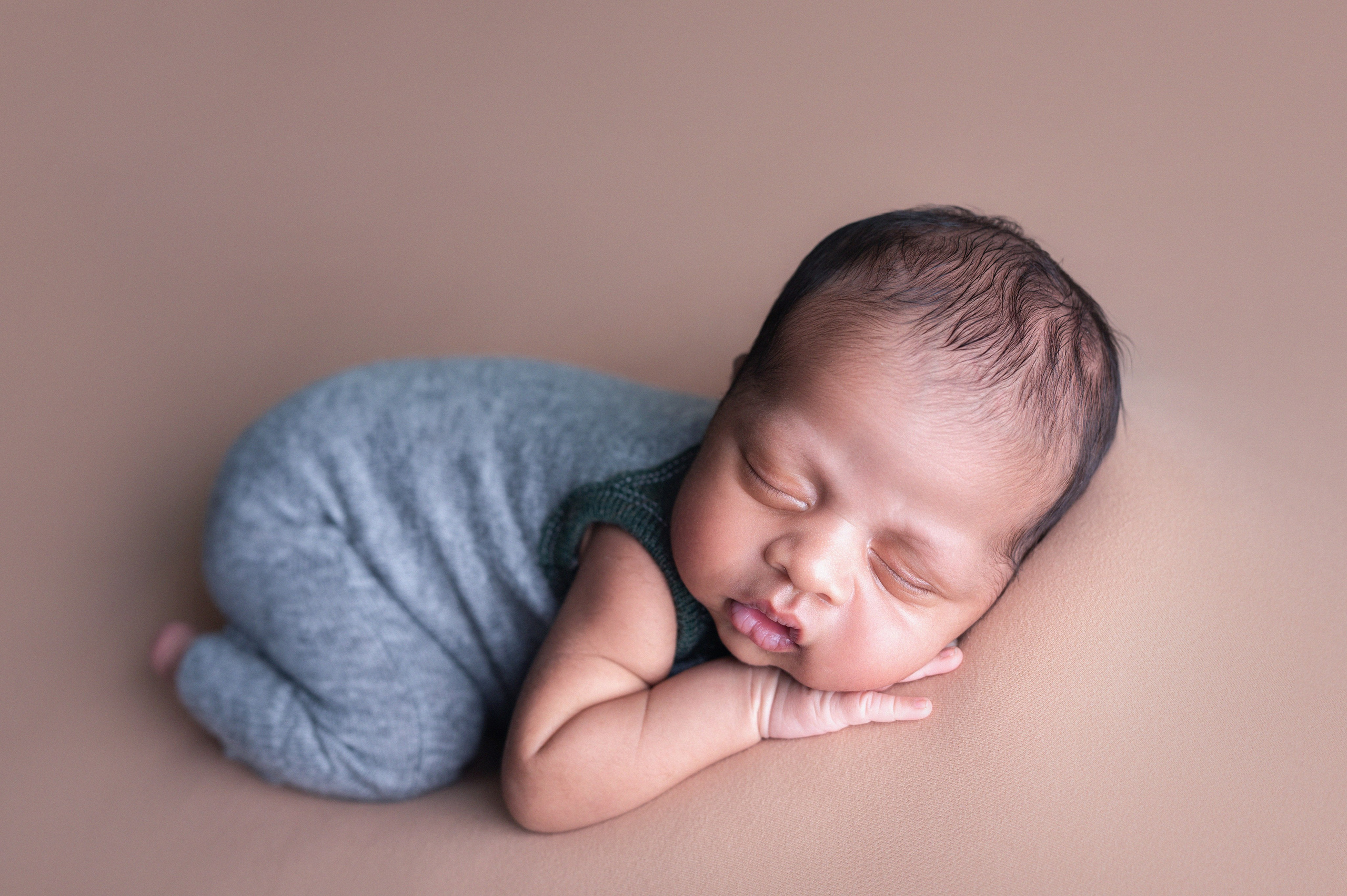 Vihaan 15 days. In-home newborn photography Raleigh & area Katya Kulikova