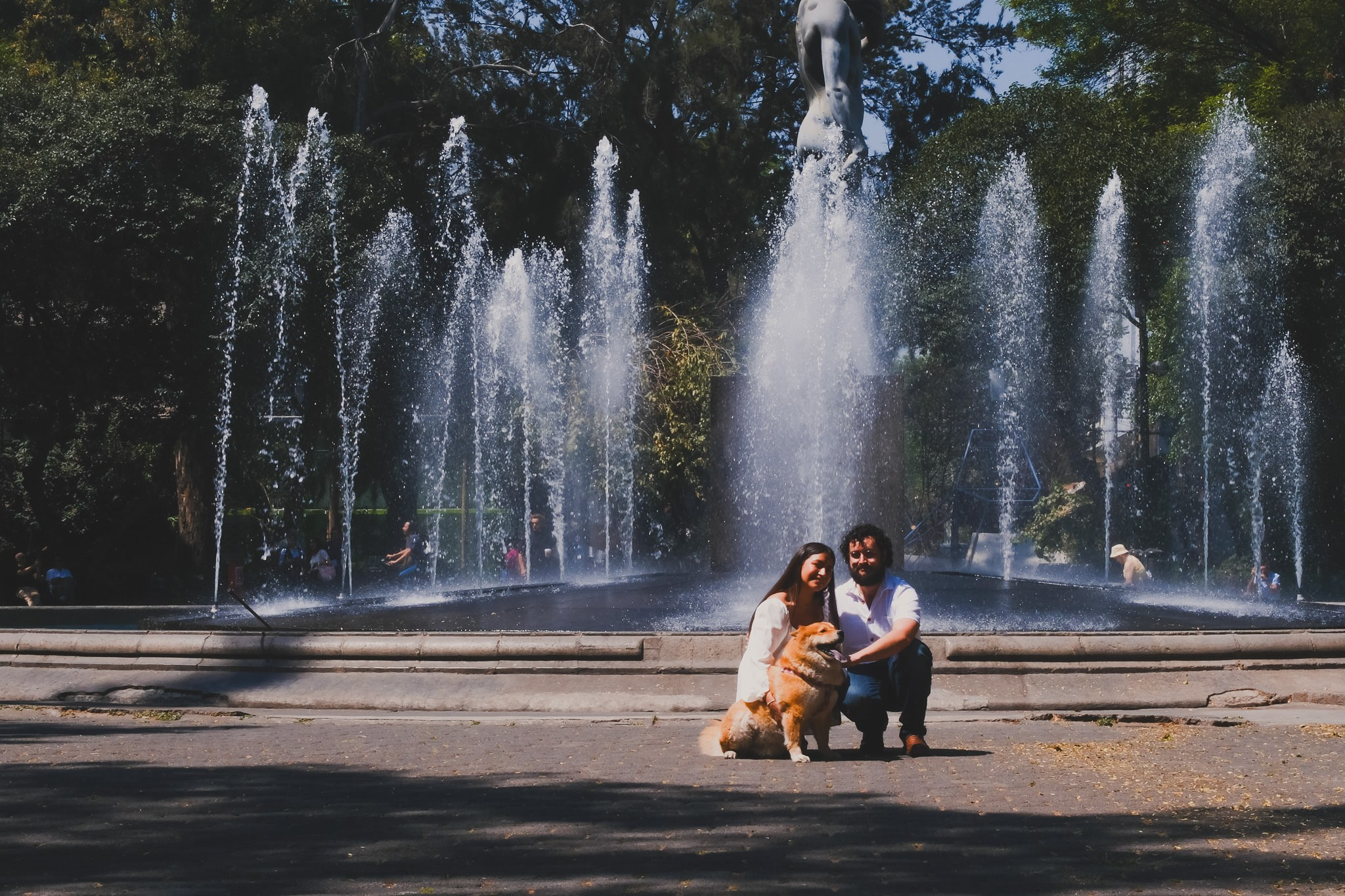 Sesión Save the Date en La Roma: Dany & Rui capturan su amor en el corazón de CDMX. Wedding and family photographer in Mexico City
