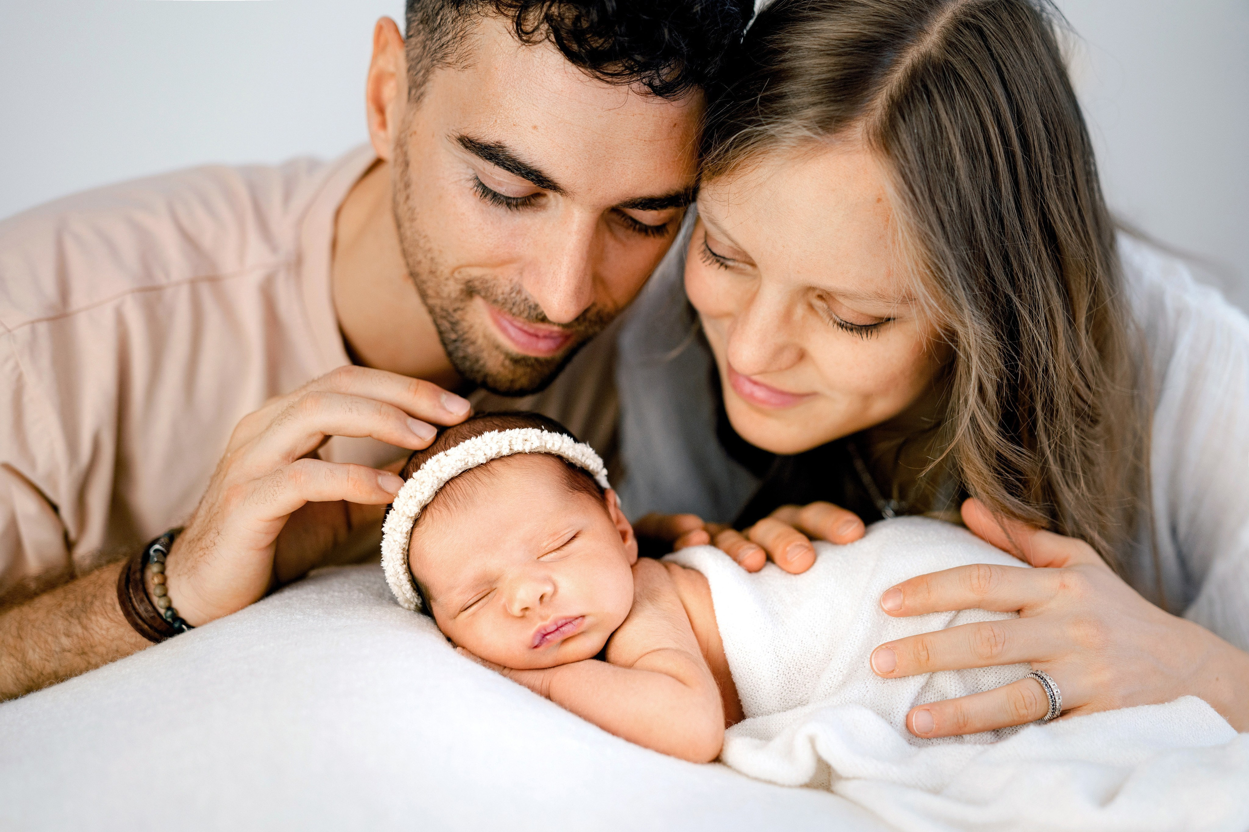Newborn 2025. Svitlana Miahka fotografa a Genova
