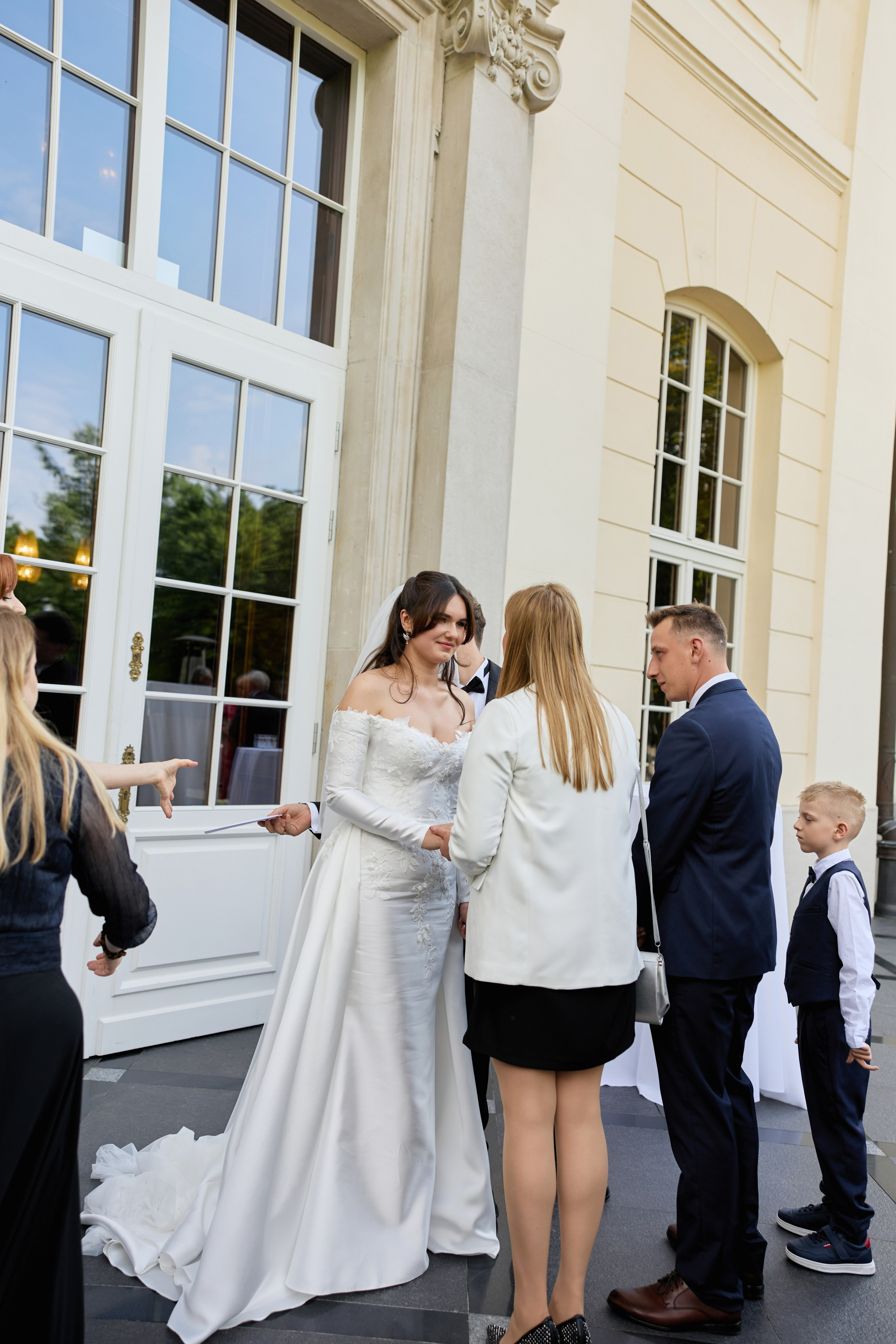 Wiktoria & Kacper. Pałac Goetz. Fotograf ślubny i rodzinny w Krakowie Yana Klymova