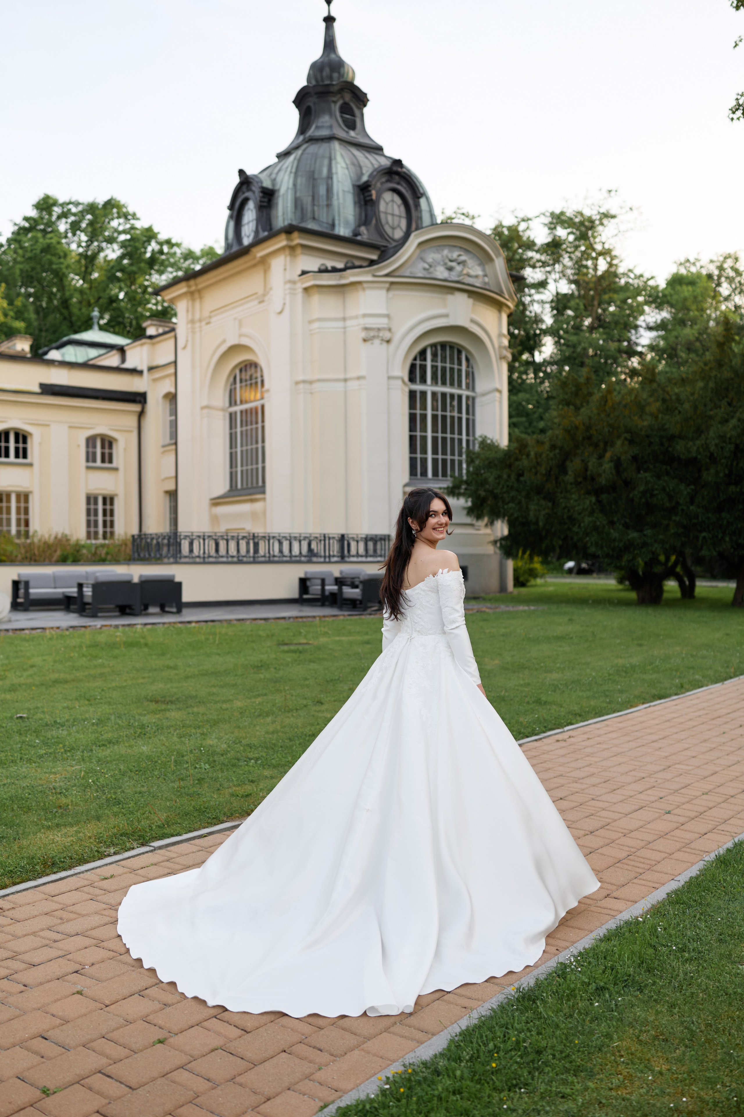 Wiktoria & Kacper. Pałac Goetz. Fotograf ślubny i rodzinny w Krakowie Yana Klymova