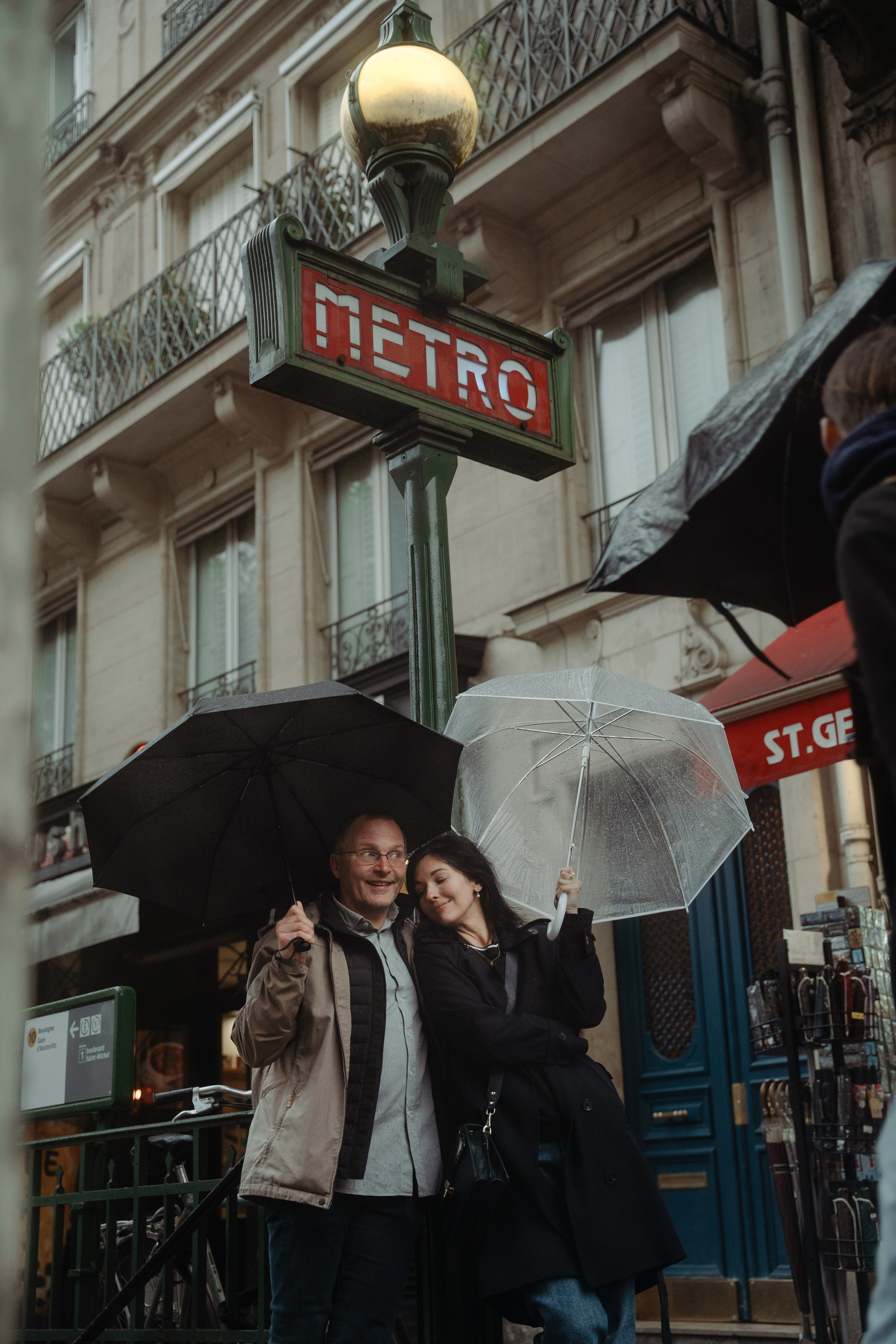 Katerina & Åge in rainy Paris. Фотограф в Париже Полина Осипова