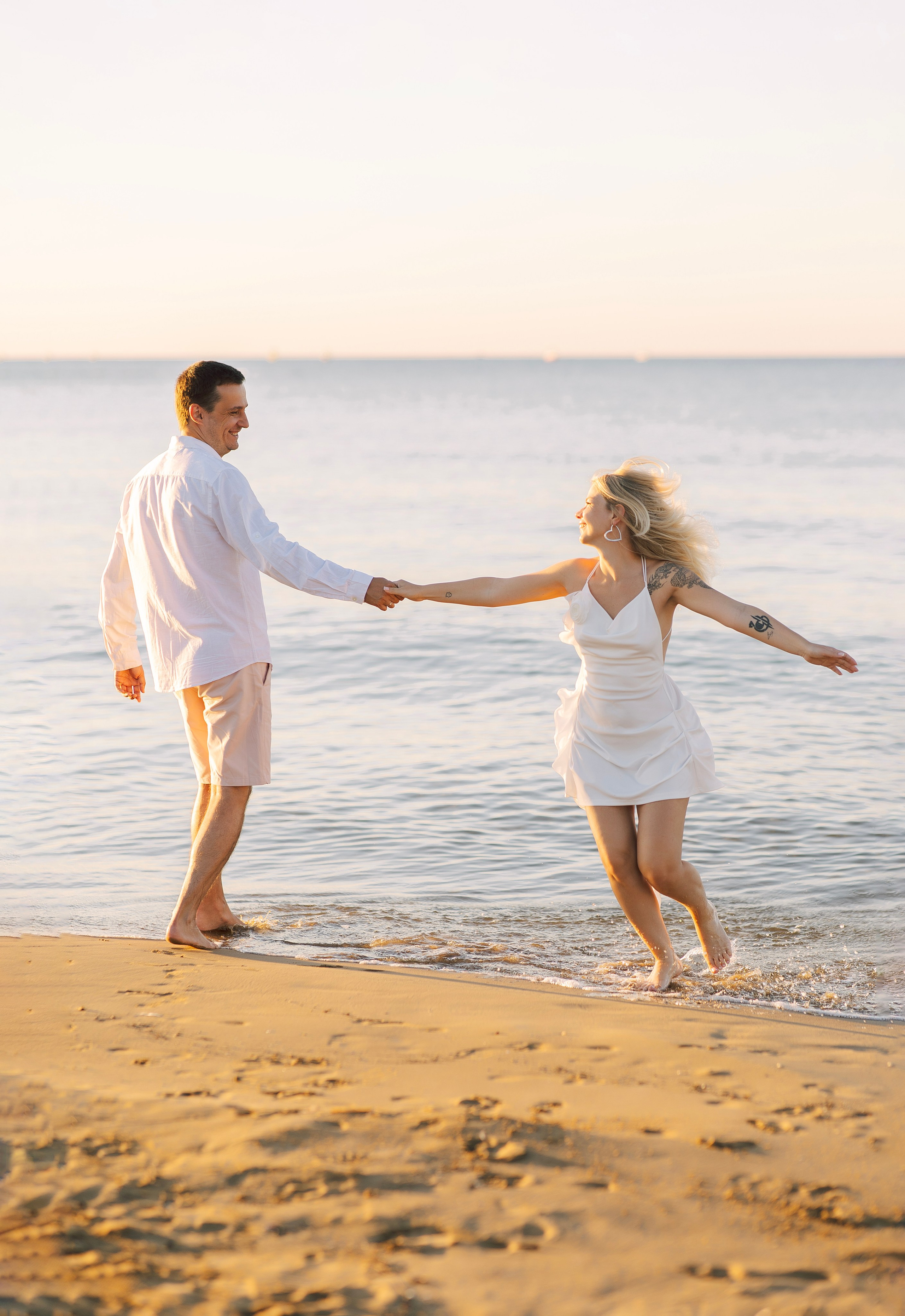 Sunset. Love Story on the beach in Side at sunrise. Professional Photographer in Alanya, Side, Belek, Antalya. Turkiye