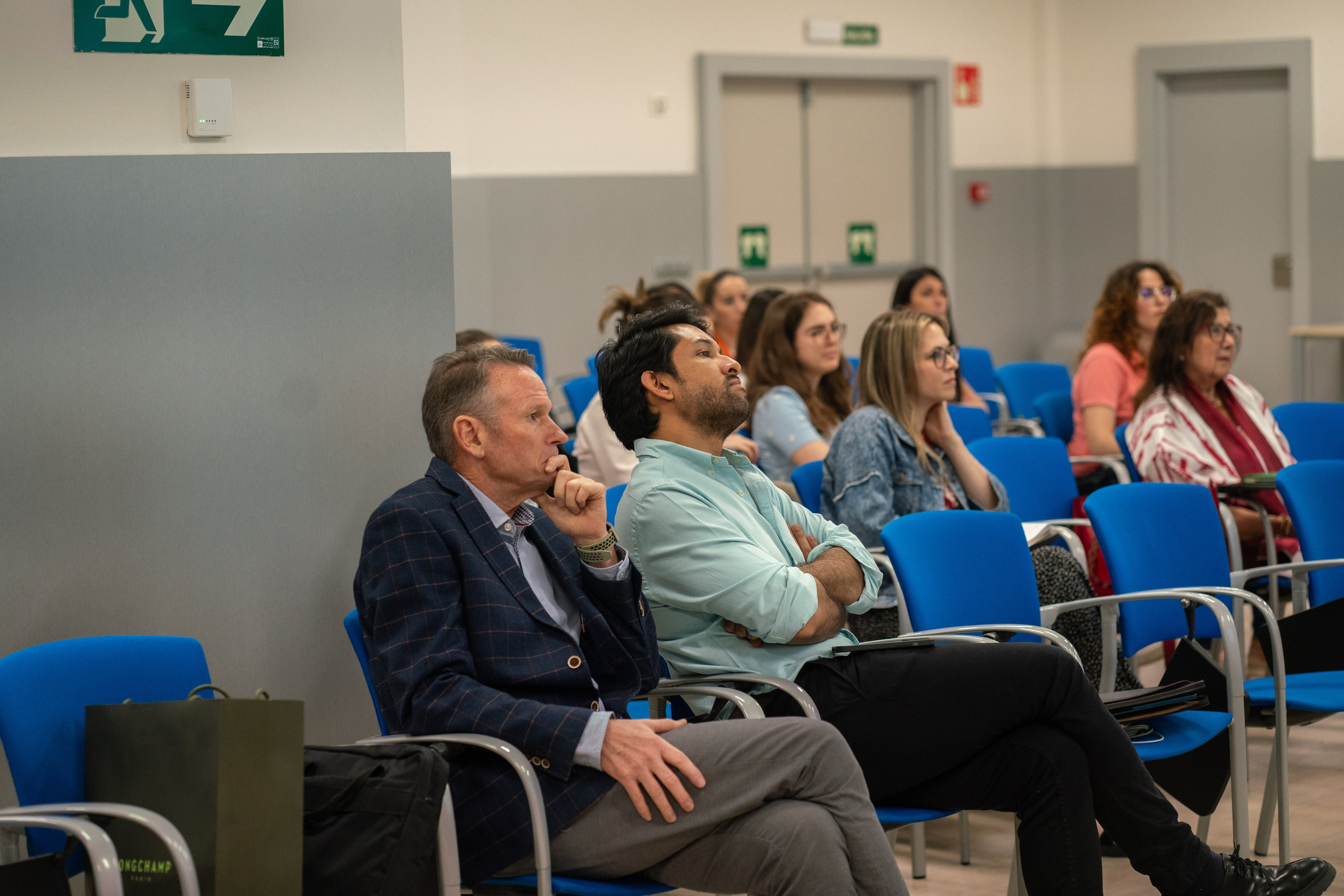 Конгресс фониатров. Женские портреты в Мадриде — естественная красота и свет | Anna Maruleva