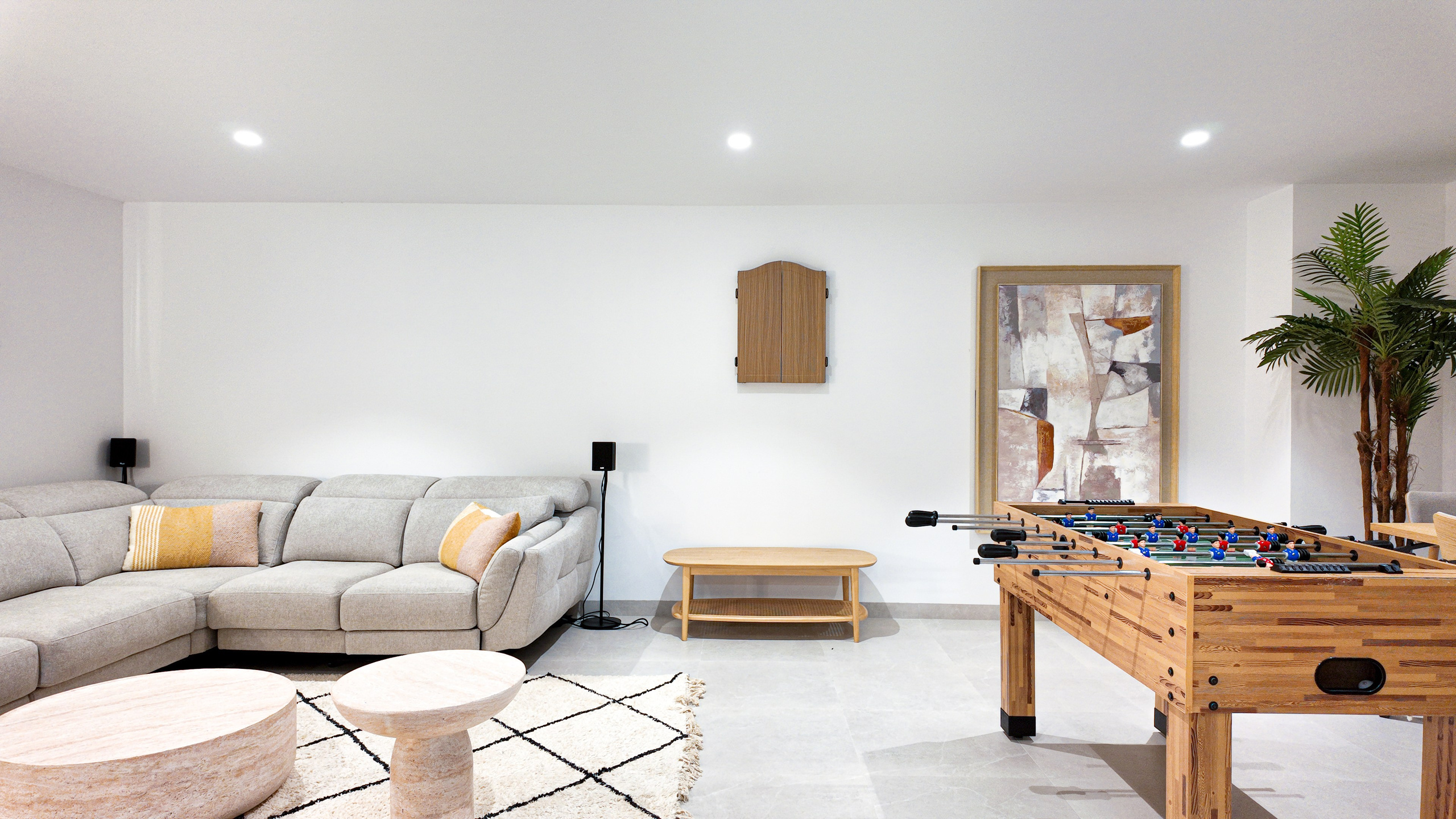 Villa LAKESIDE I’M GROUP. Baby Beast