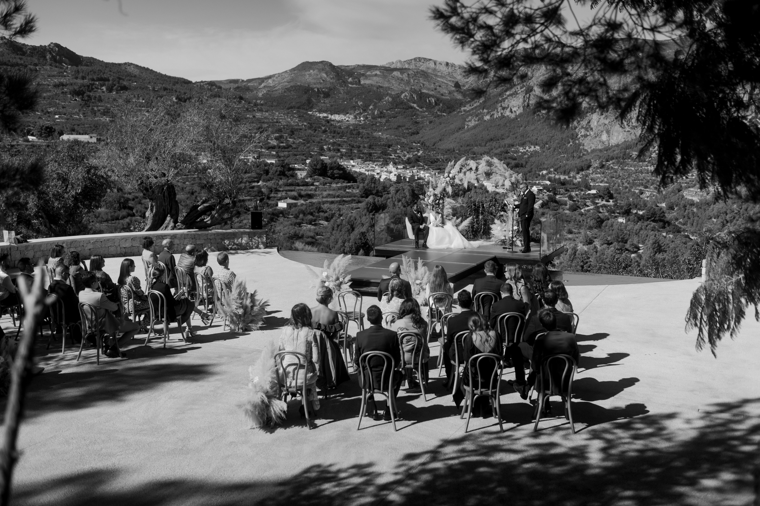 Dasha & Ister. Vivood Landscape. Paola fotógrafo / videografo de bodas en Barcelona