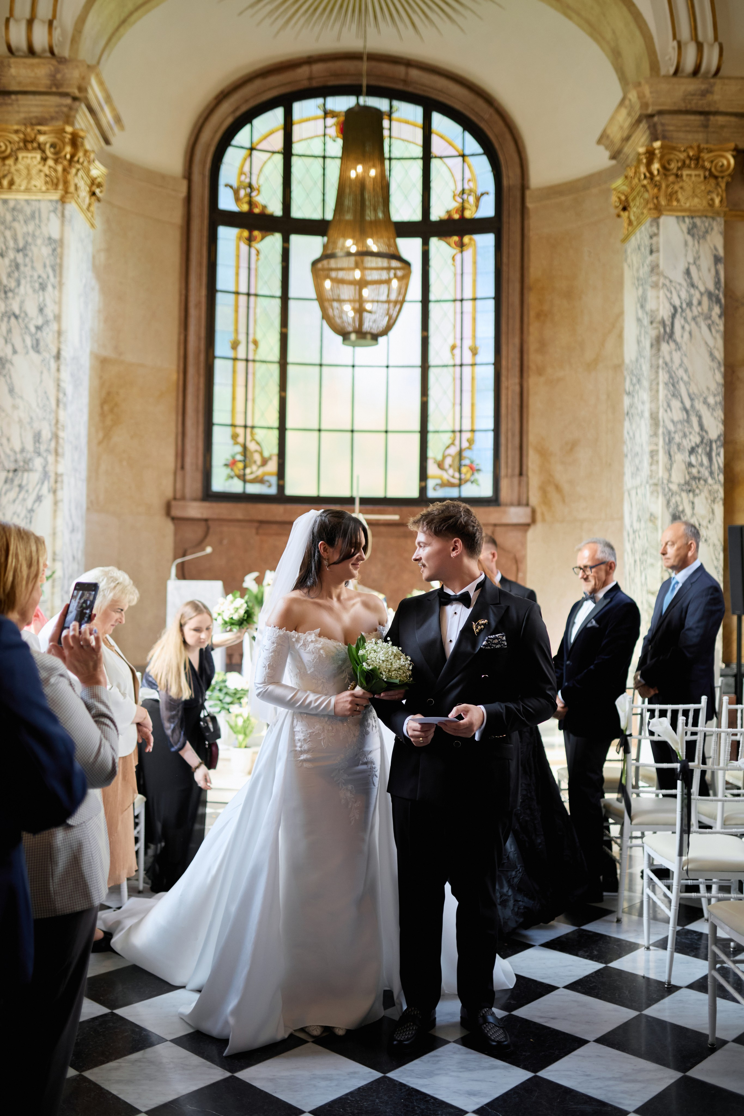 Wiktoria & Kacper. Pałac Goetz. Fotograf ślubny i rodzinny w Krakowie Yana Klymova