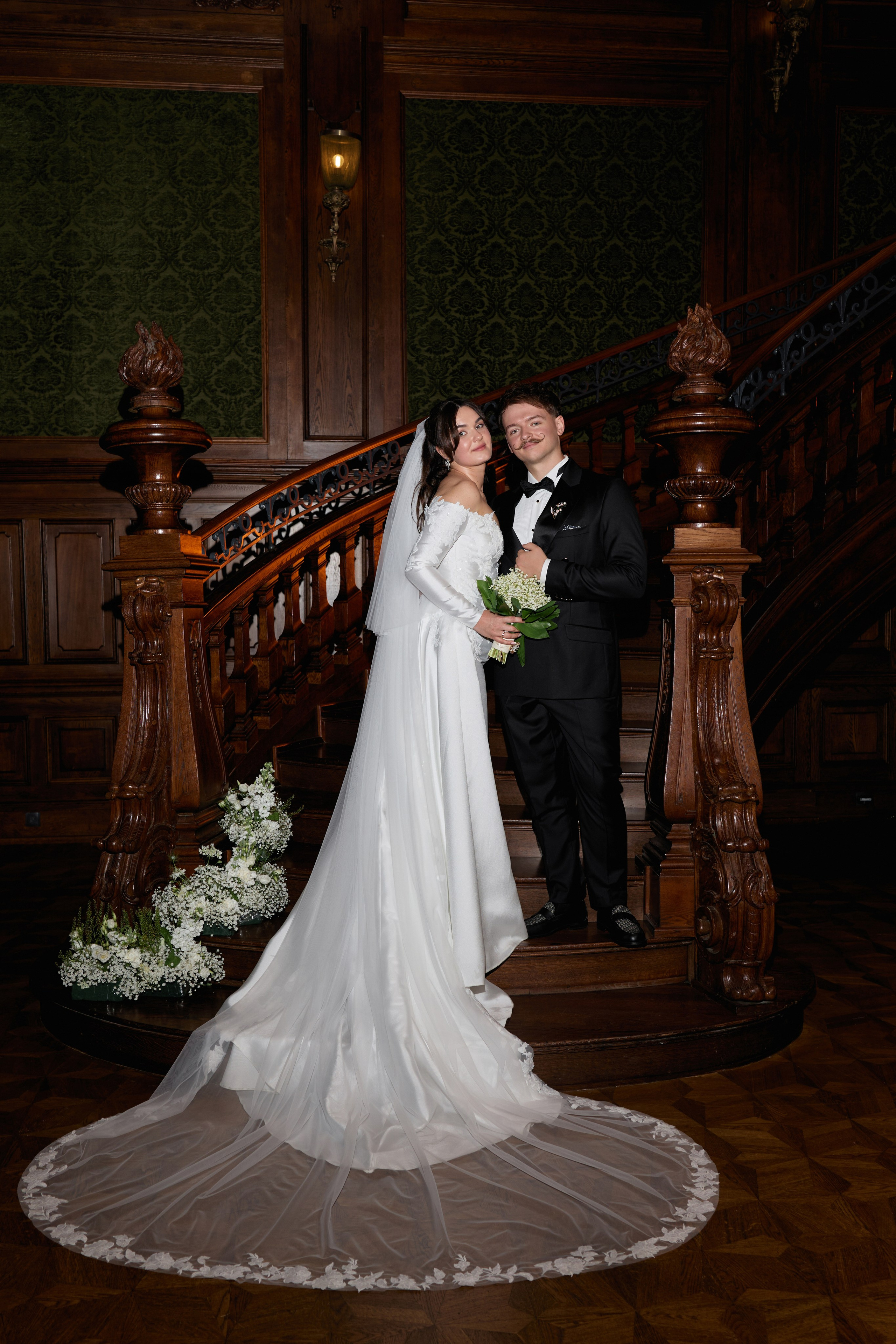 Wiktoria & Kacper. Pałac Goetz. Fotograf ślubny i rodzinny w Krakowie Yana Klymova