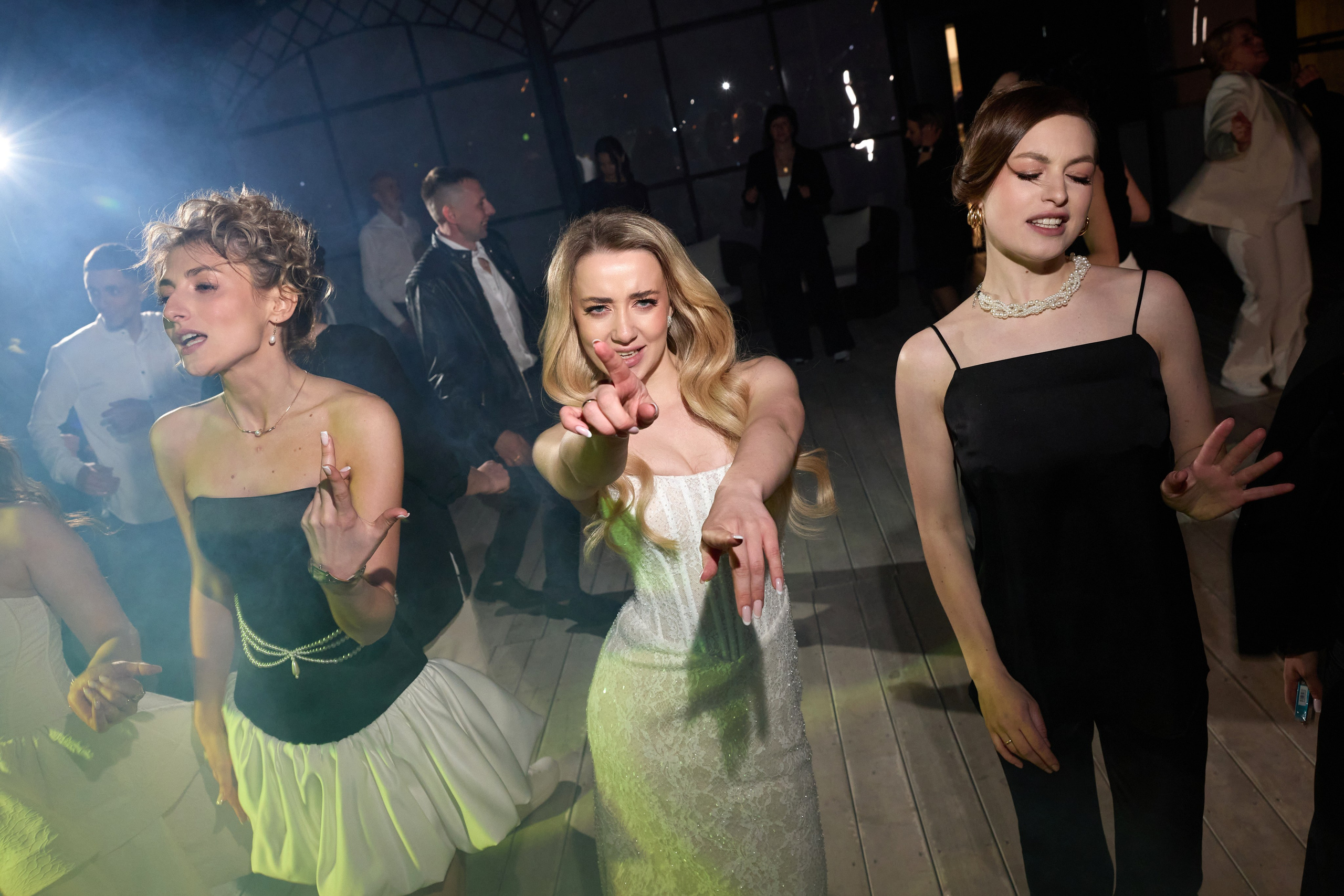 Natalia & Roman. Dworek przy lesie. Fotograf ślubny i rodzinny w Krakowie Yana Klymova