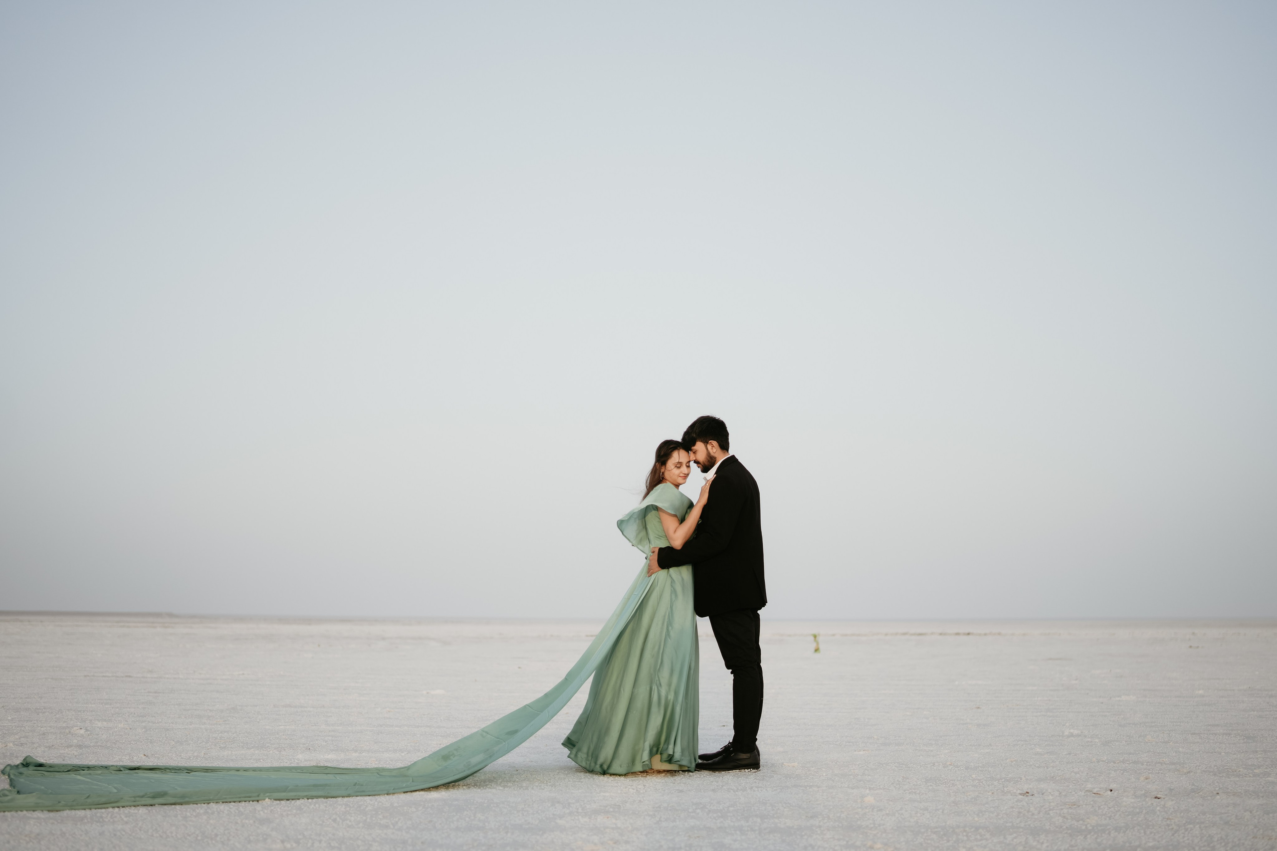 COUPLE SESSIONS. Love Emotions Weddings