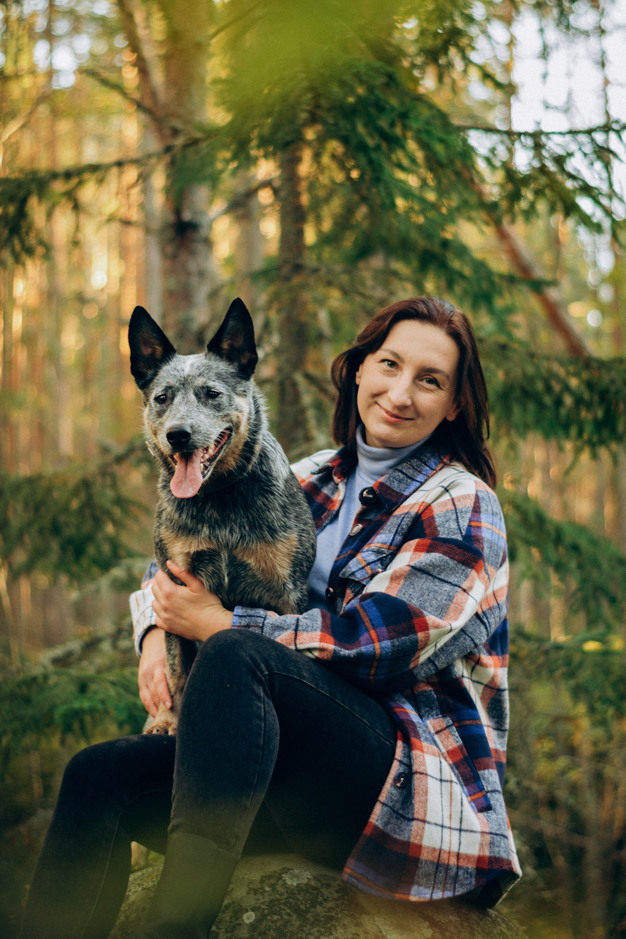 Polina and her Dakota, Blue Heeler. Kat Laisaar — Pet photographer in Tallinn