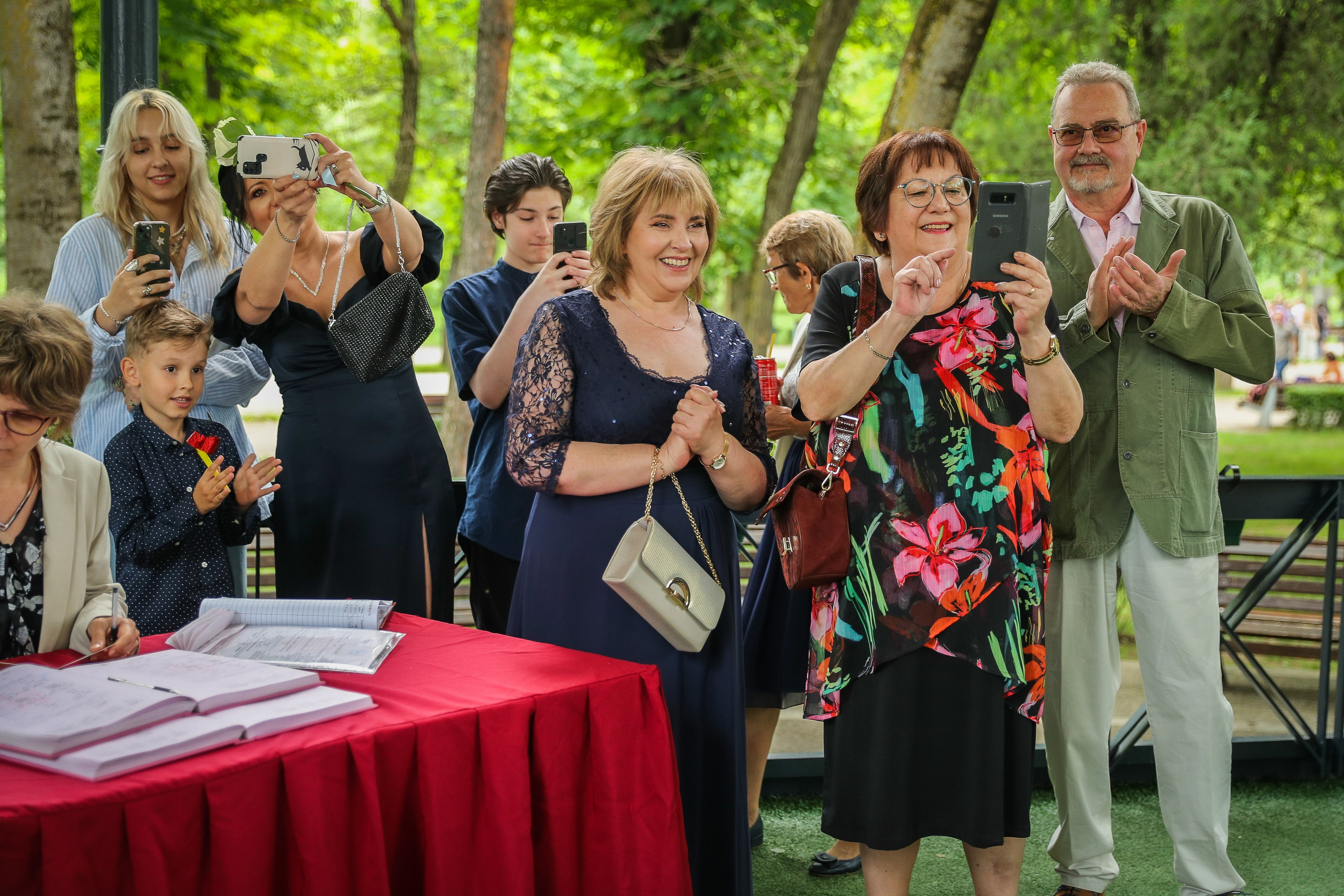 Andreea & Andrei — autentic, asumat, real. Rares Bucur is a professional wedding photographer based in Cluj-Napoca, Romania, specializing in wedding photography