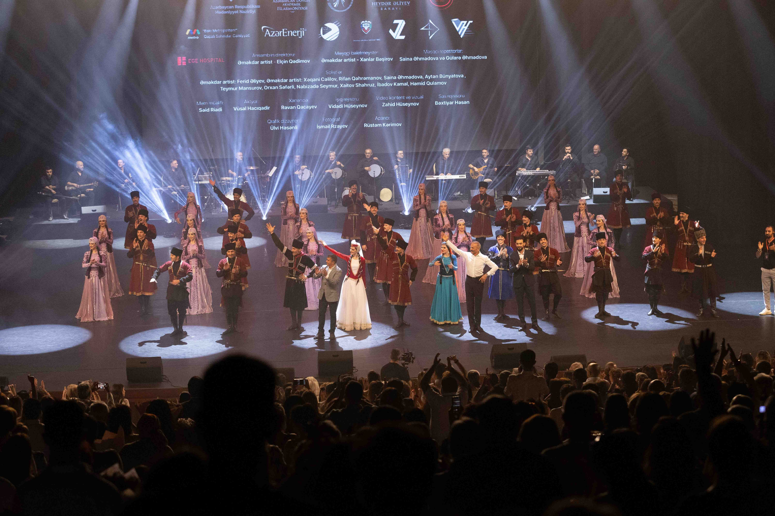 STATE DANCE ENSEMBLE. Wedding&Event photographer Ismail Rzayev in Baku
