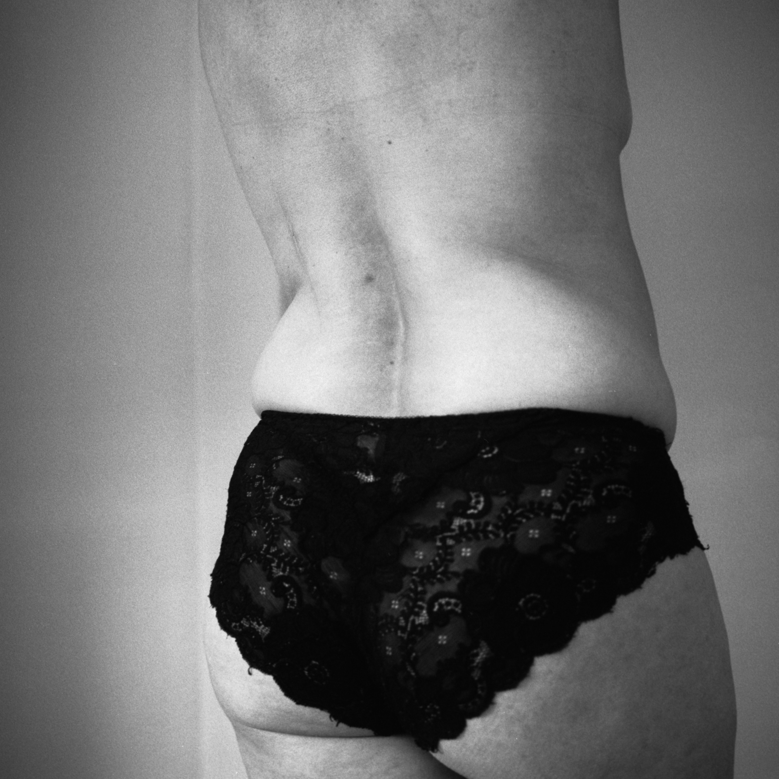 Опыт тела. Полина Сойреф, портретный и документальный фотограф