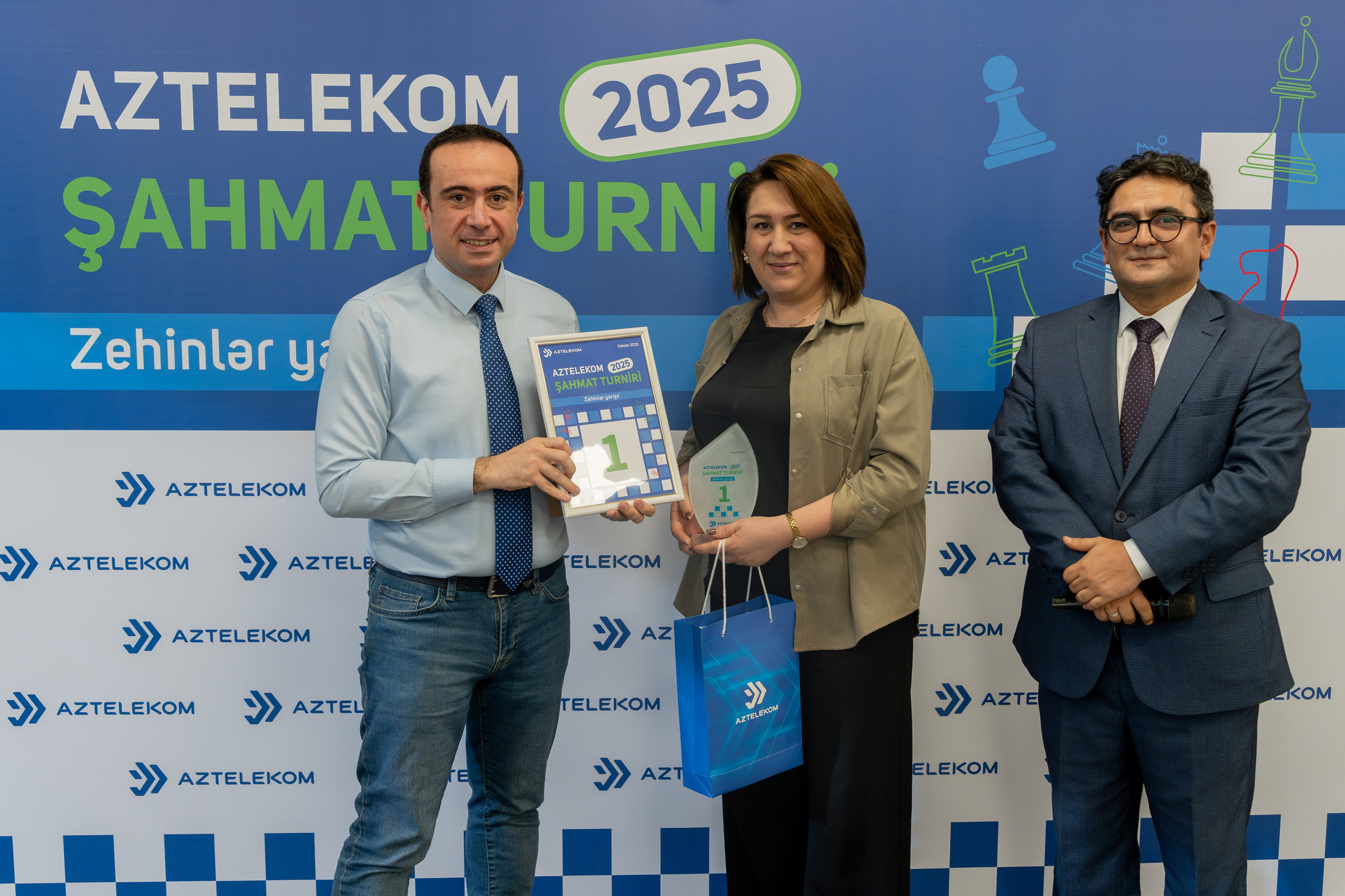 Aztelekom şirkətinin əməkdaşları arasında keçirilən şahmat turniri. Fotoqraf Vəli Məmmədov