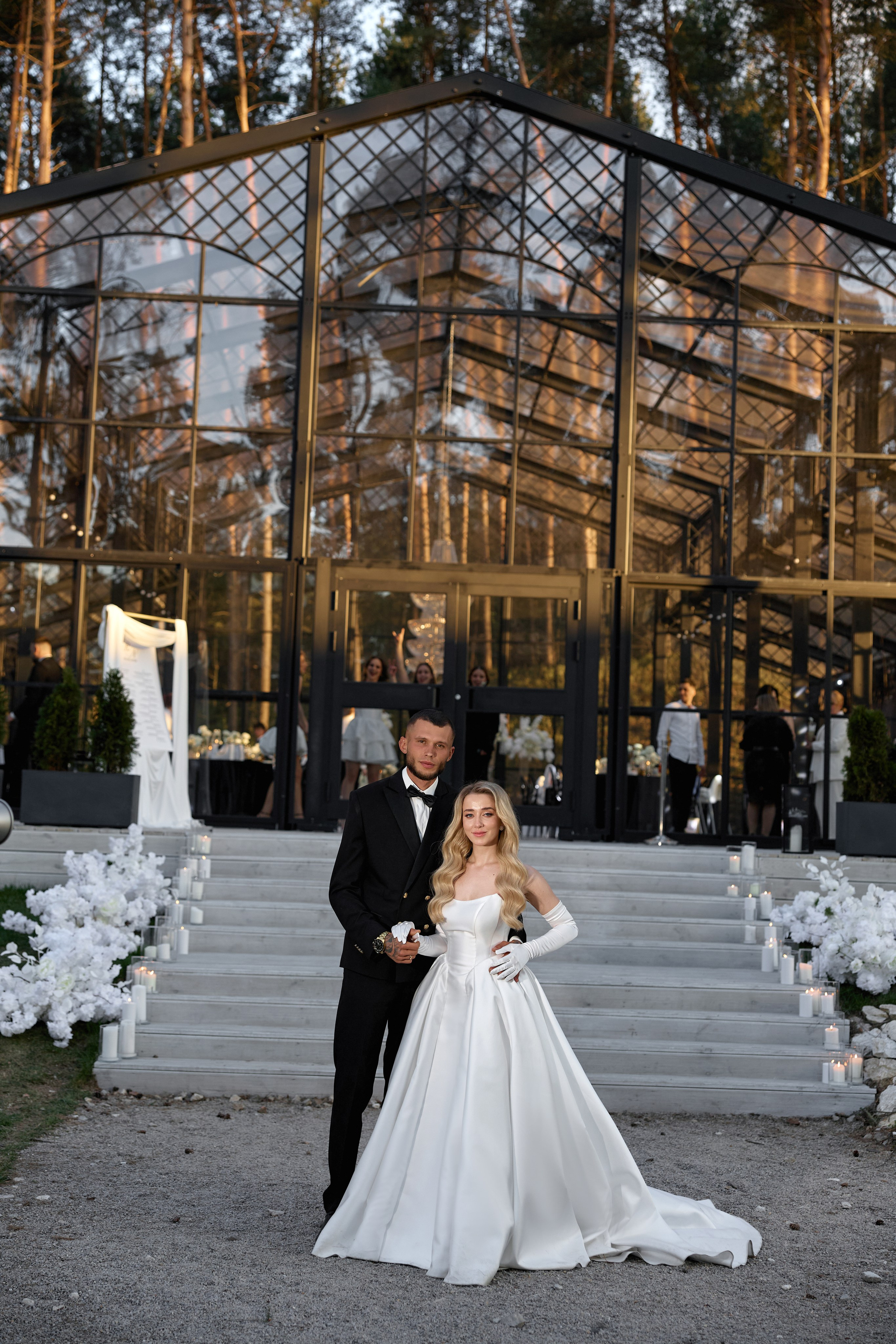 Natalia & Roman. Dworek przy lesie. Fotograf ślubny i rodzinny w Krakowie Yana Klymova