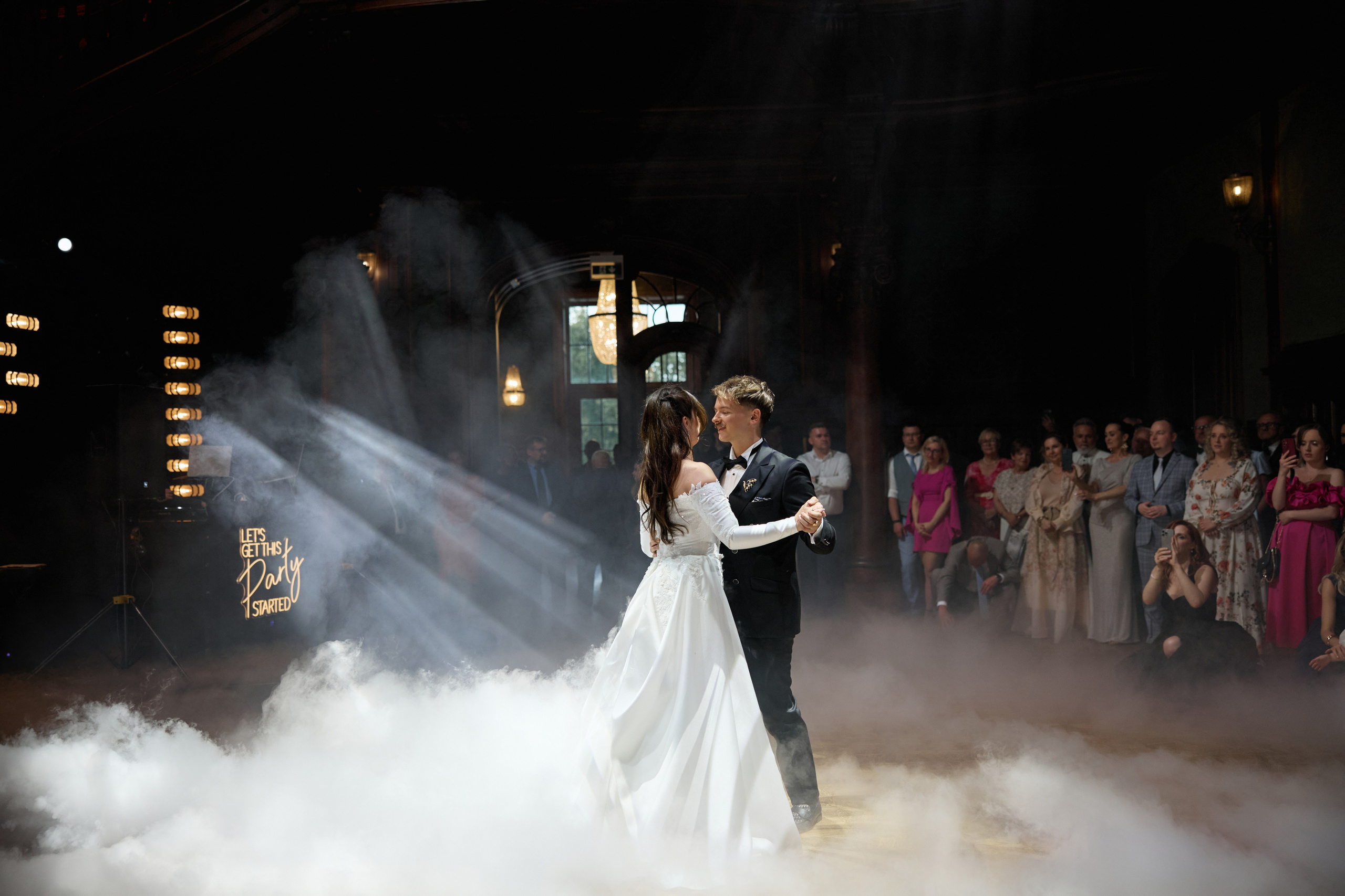 Wiktoria & Kacper. Pałac Goetz. Fotograf ślubny i rodzinny w Krakowie Yana Klymova