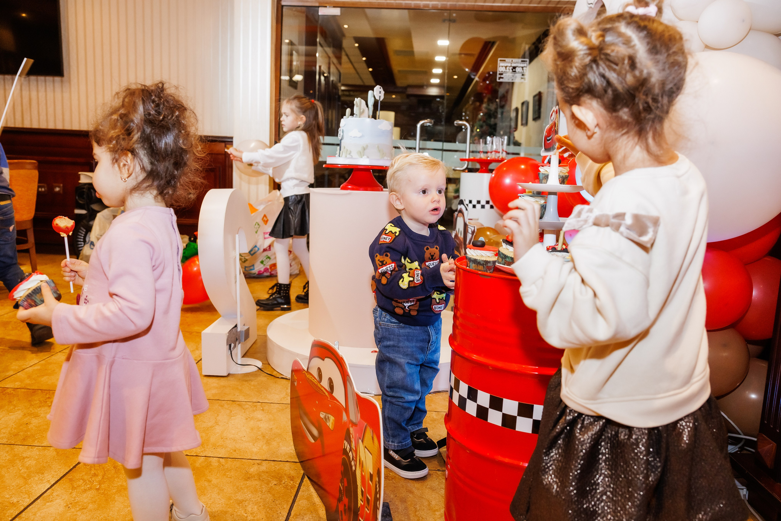 Честит Рожден Ден. Фотограф Ирина Йотова