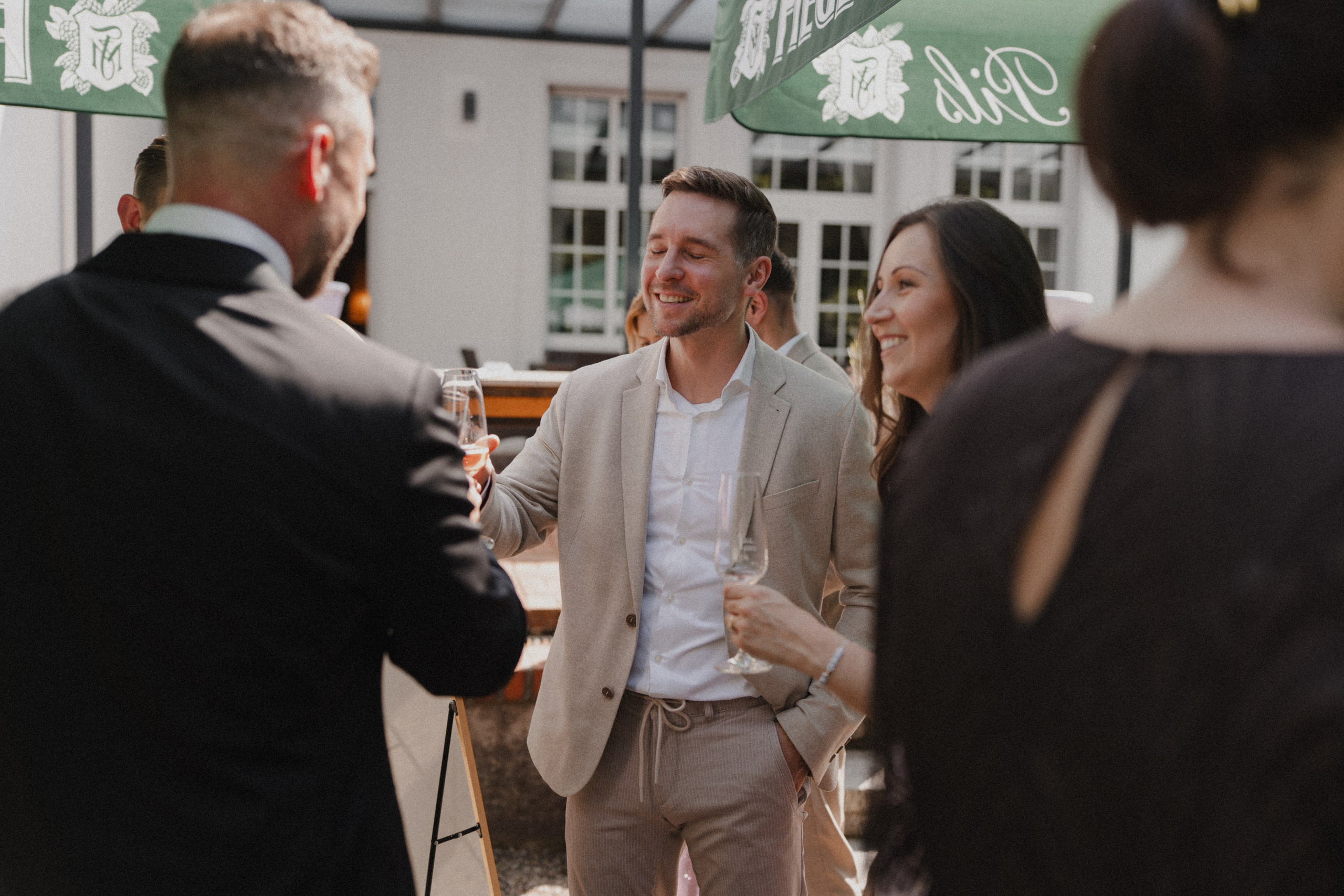 Jessica & Felix I Gesellschaft Harmonie Bochum. Hochzeitsfotografin Bochum | Halyna Reiche Fotografie NRW