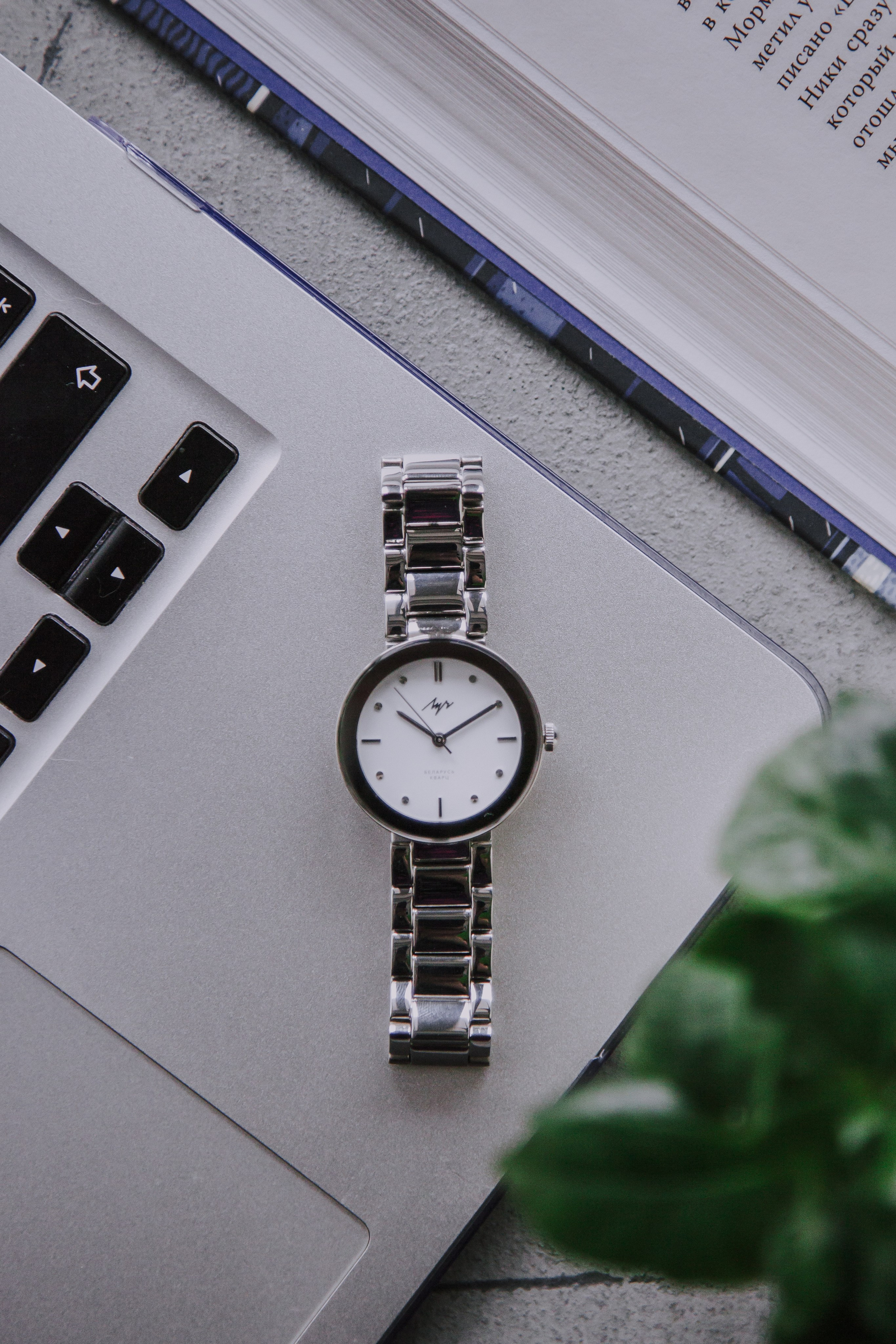 LUCH | Product photography for Minsk Watch Plant. Photographer in Los Angeles. Julia Ishmuratova