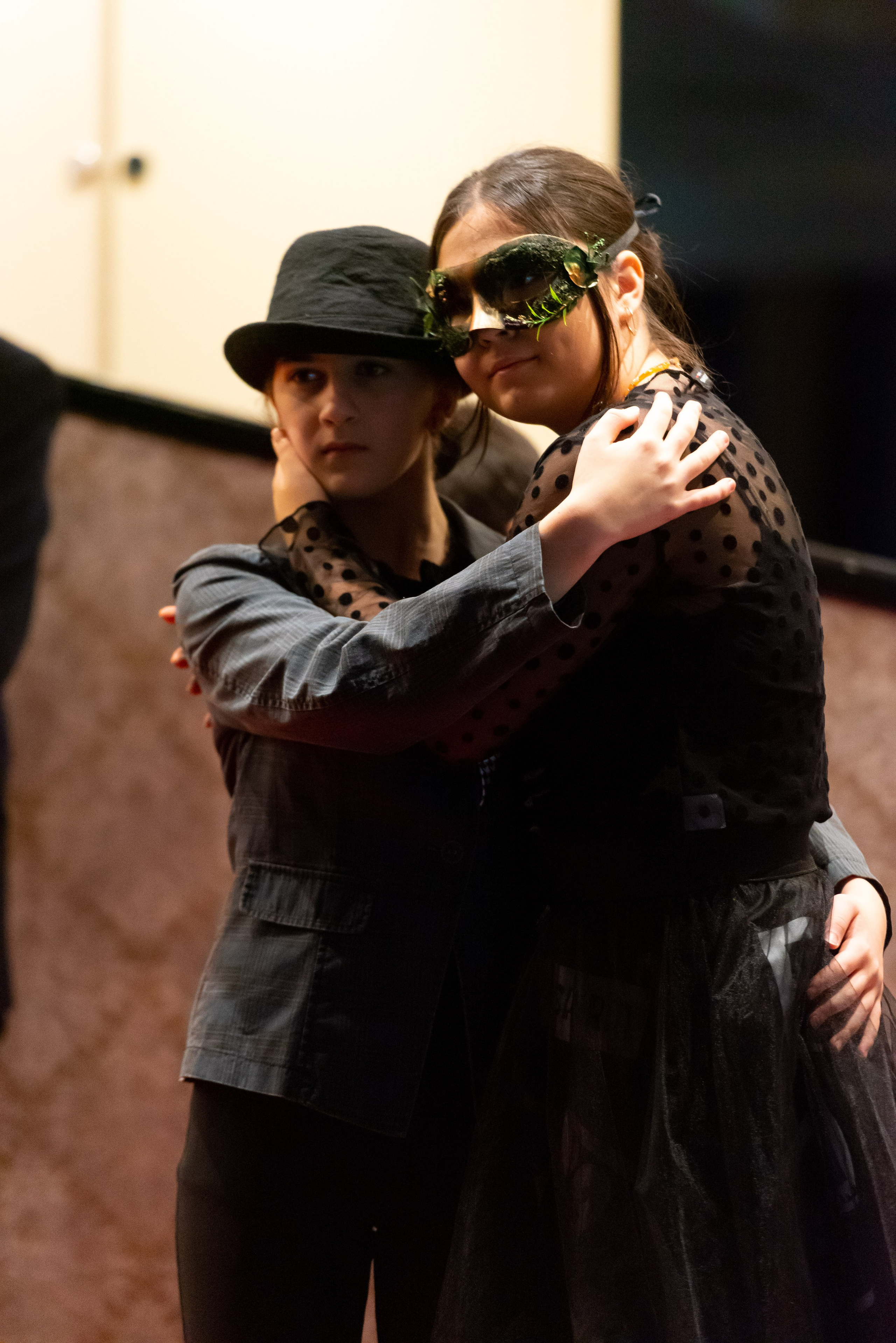 Fotograf de teatru, fotografie de teatru, fotografie industriala, povestea unei artiste, spectacol de teatru, fotografia de teatru, teatru si fotografia, atelier teatru, Art Fairs, foto business, pret fotograf corporate, Servicii Profesionale pentru Evenimente de Business, Portrete business, fotografii pentru evenimente organizate de companii, piesa de teatru