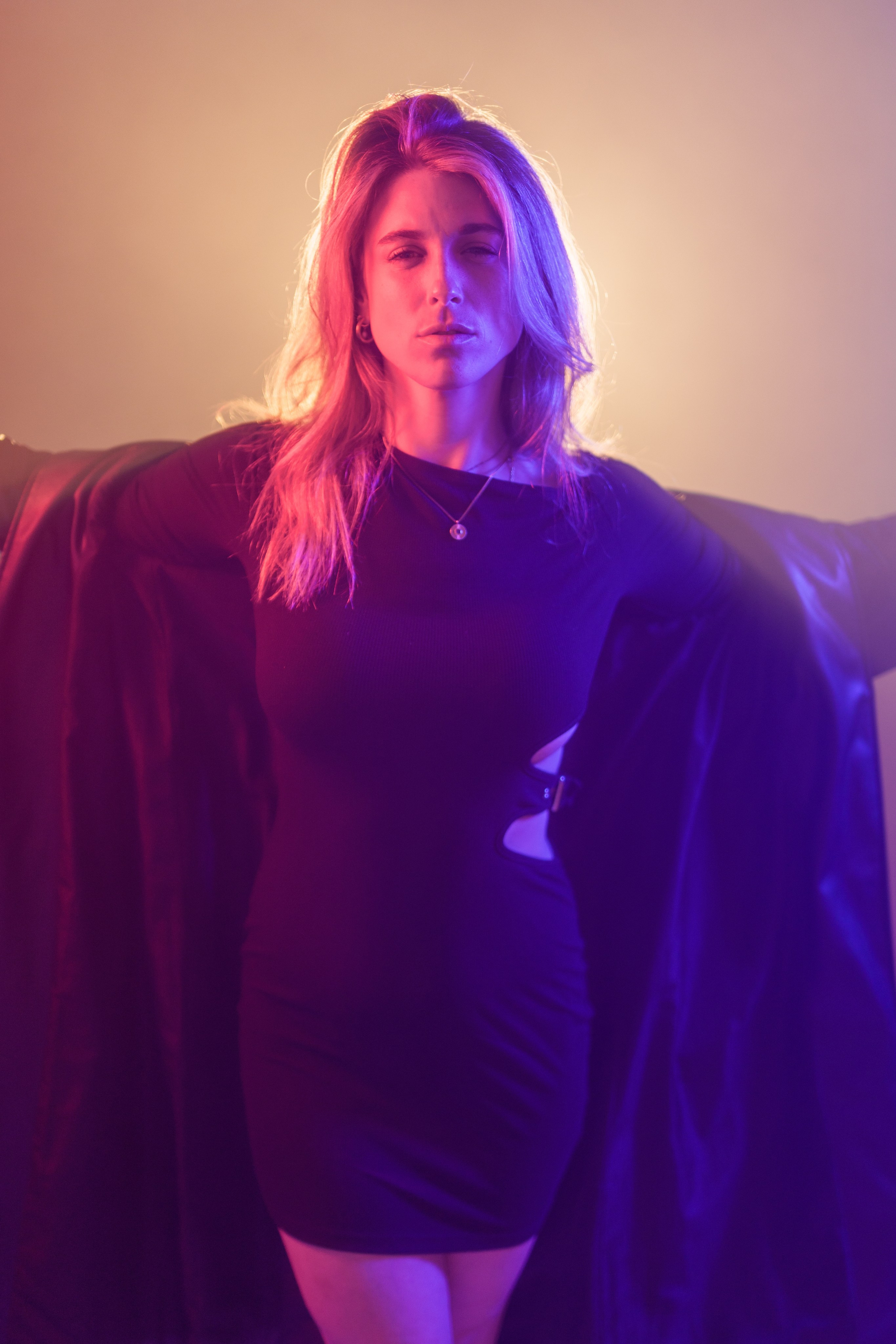 „Kölsch&Shoot“ in Cologne w/ Lisa (Set #5). URBANSTREETFILES.ART