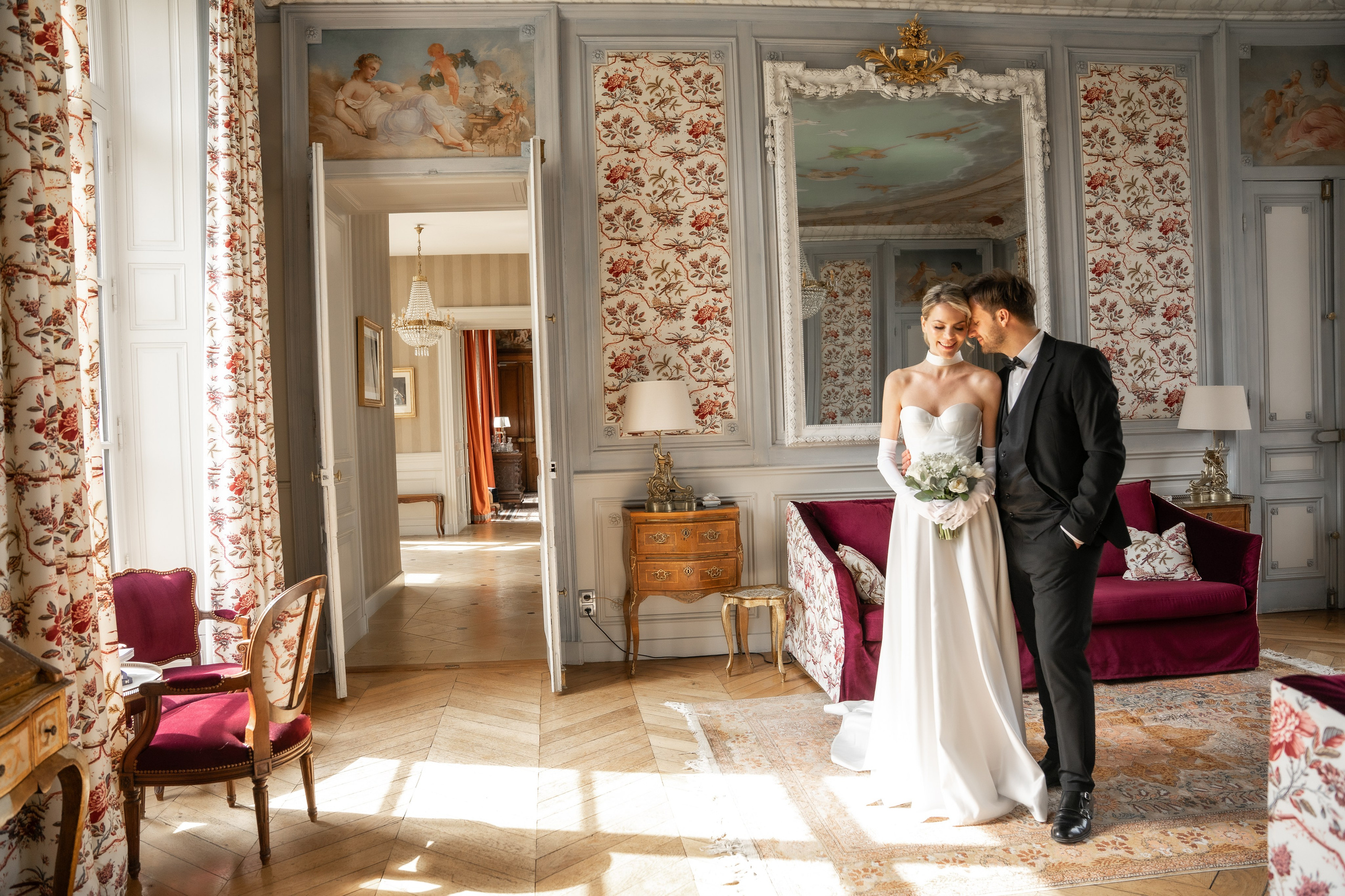 Chateau elopement inspiration. Wedding photographer in Paris Oksana Shum