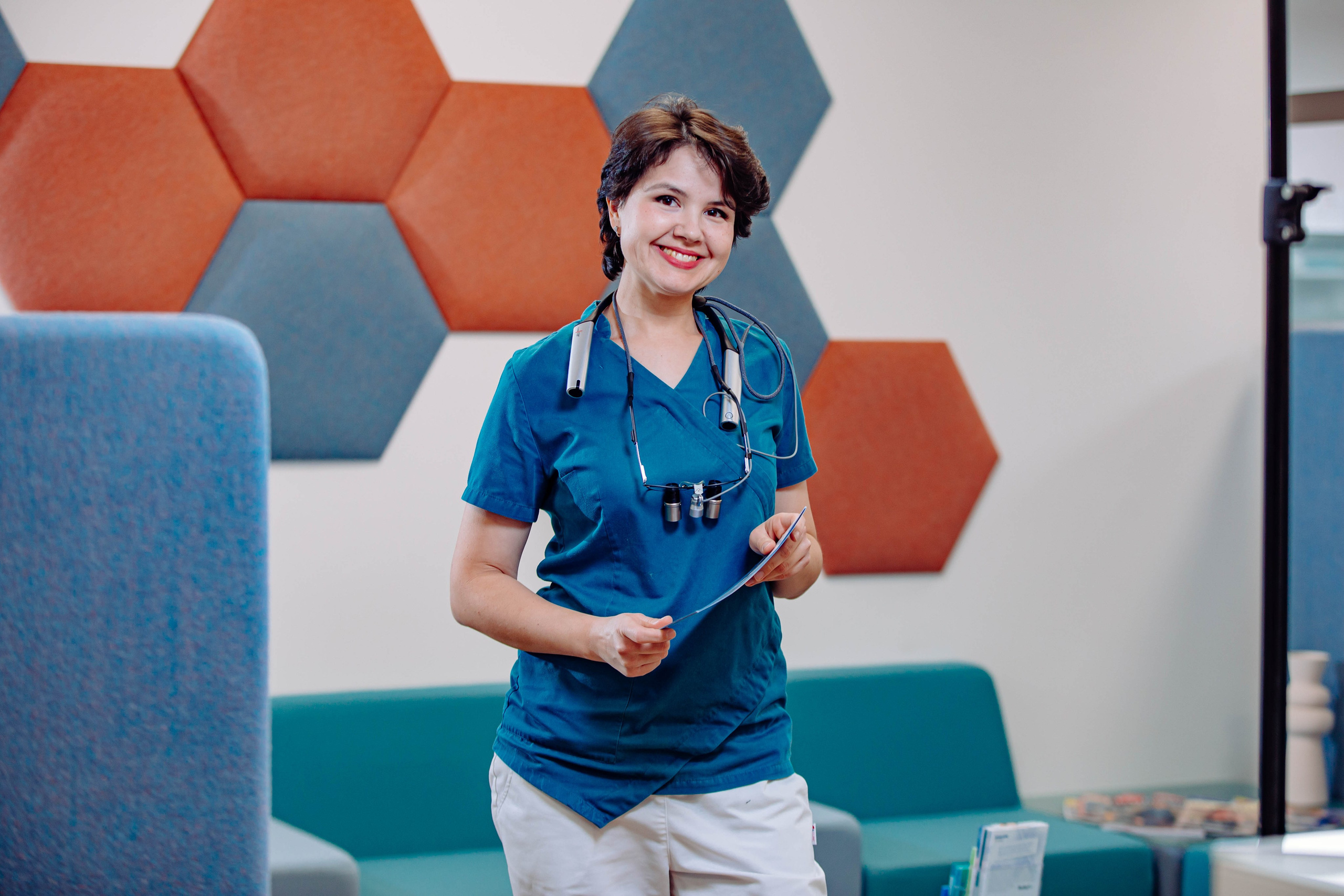 Zahnarztpraxis. Portrait family photographer in Berlin Elena Zakh