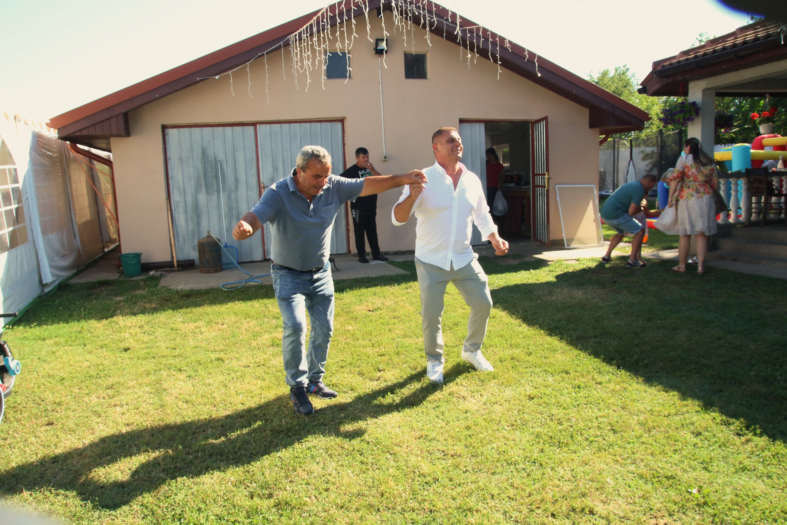 BYZO MEDIA. PETRU BYZO - family and children photographer in ROMANIA