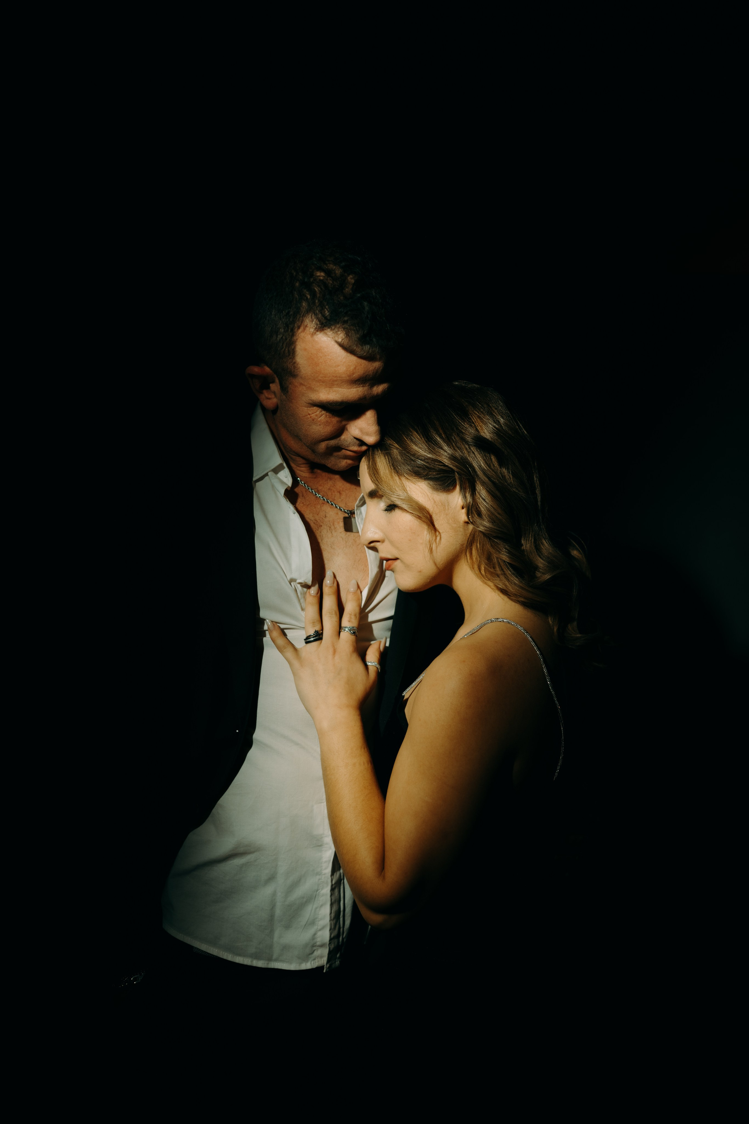 ANA and NELSON. Studio. Anastasiia Antoniuk portrait, family and couple photographer, Portugal