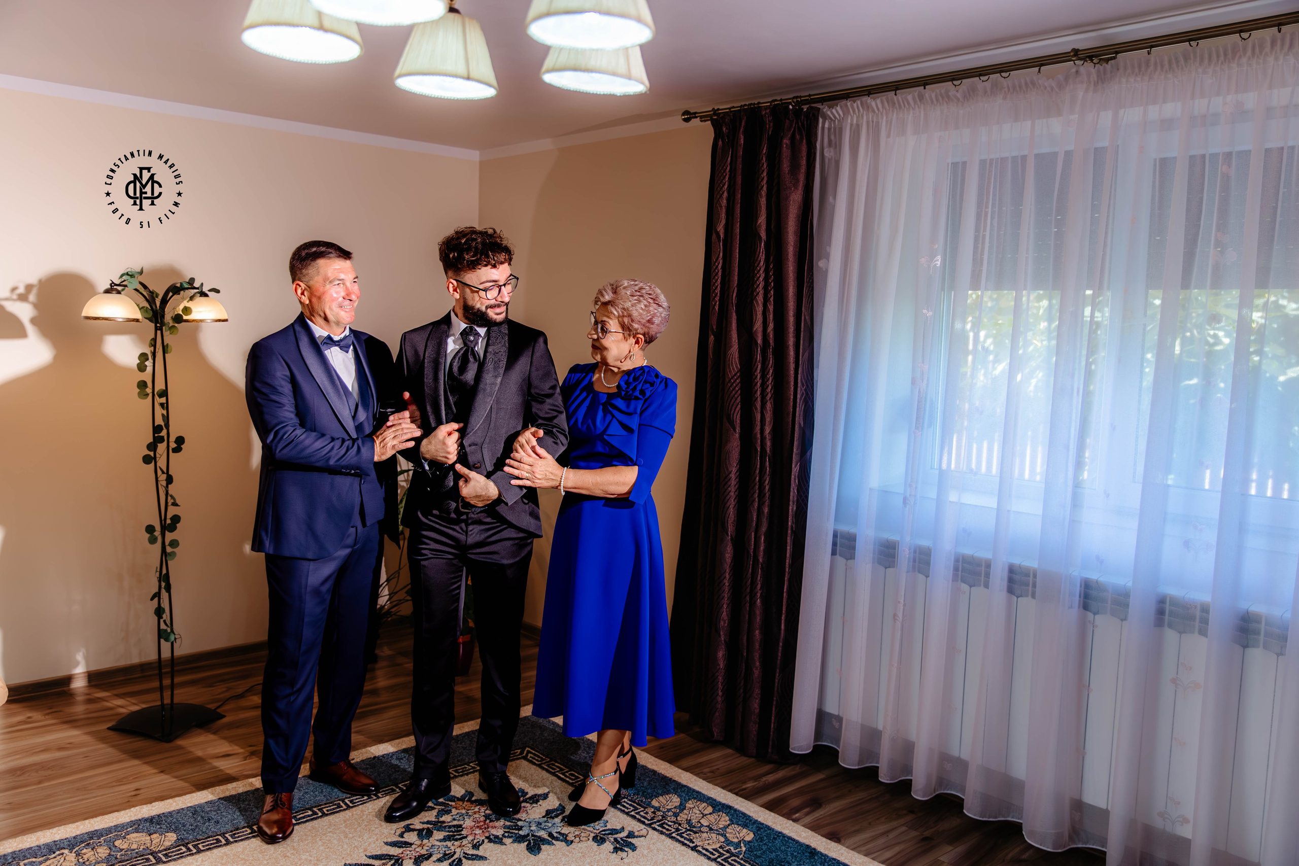 WEDDING PHOTOGRAPHY. DESPRE NOI