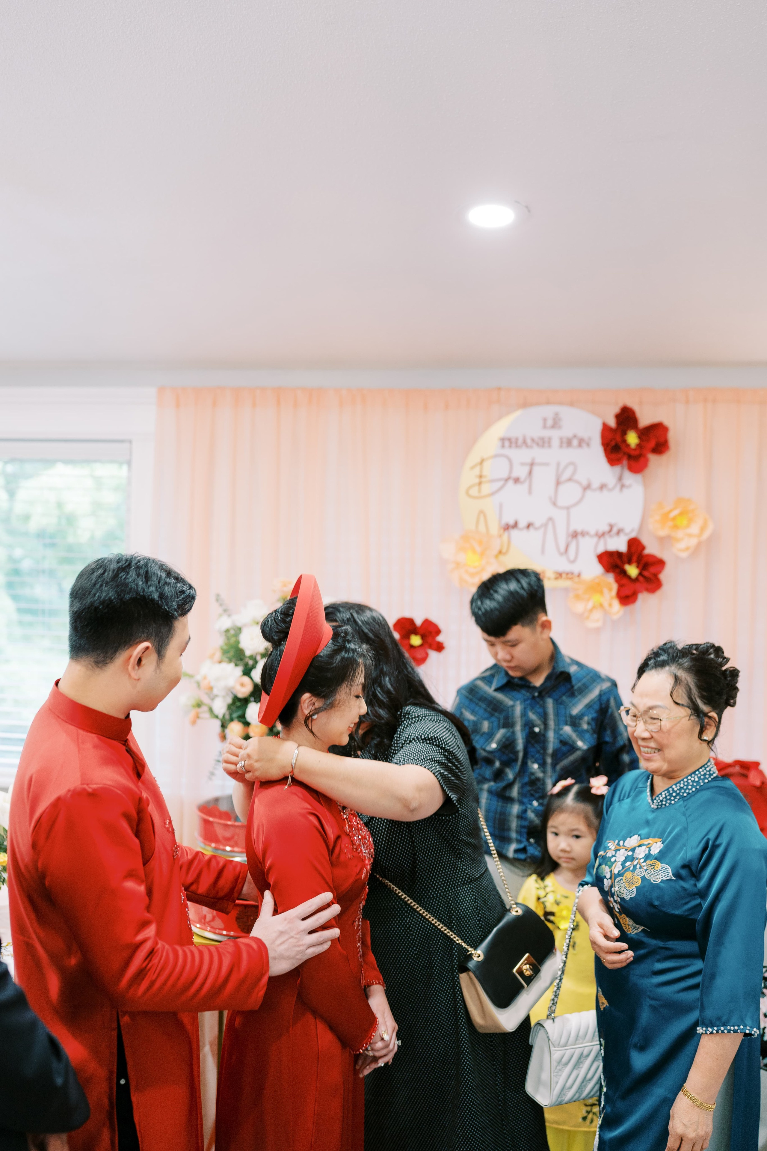 Vietnamese Tea Ceremony. Bellevue, WA. July 2024. EVAN ARISTOV WEDDING PHOTOGRAPHY — Seattle Wedding Photographer