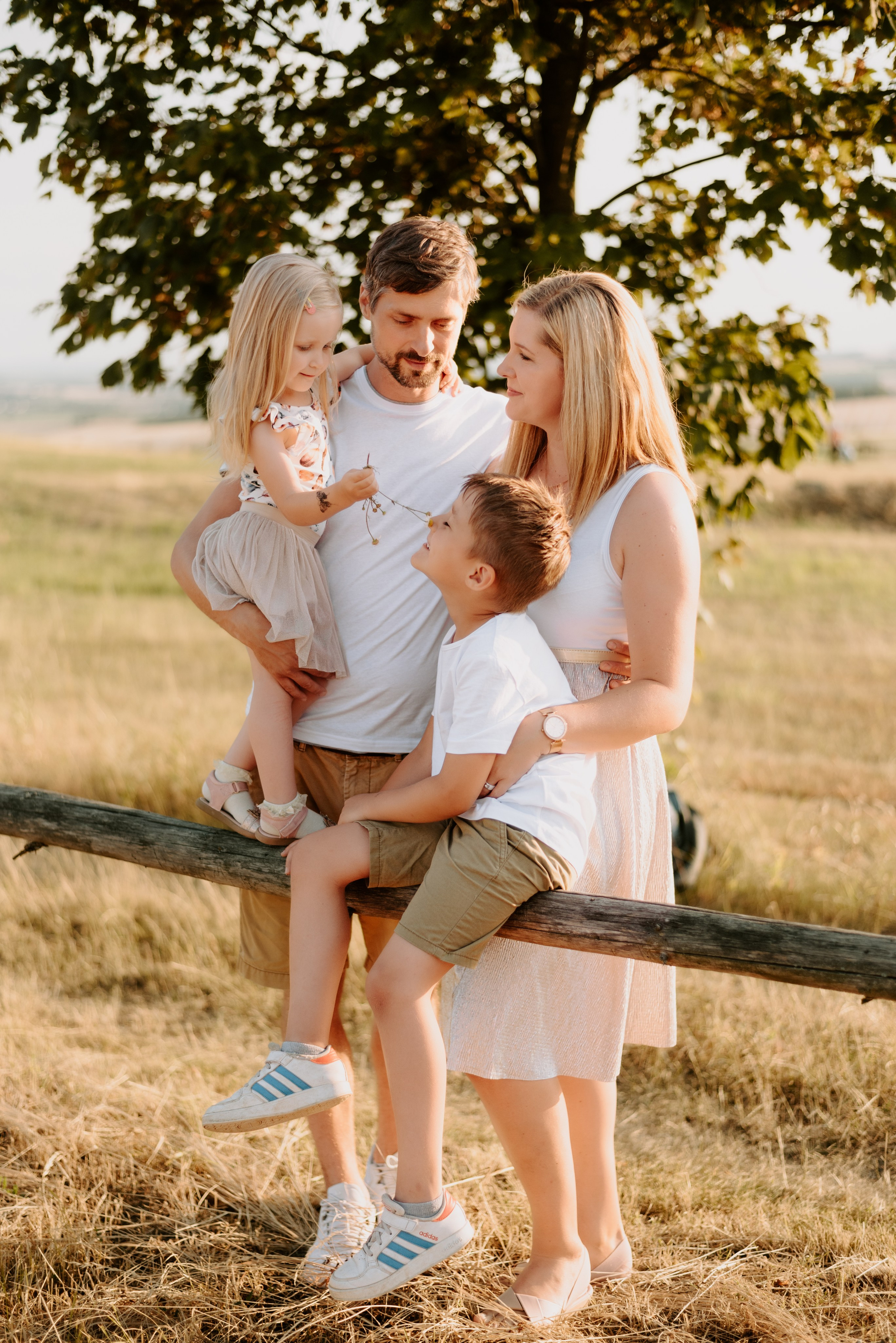 Lucka and family. Lifestyle, wedding and family photographer