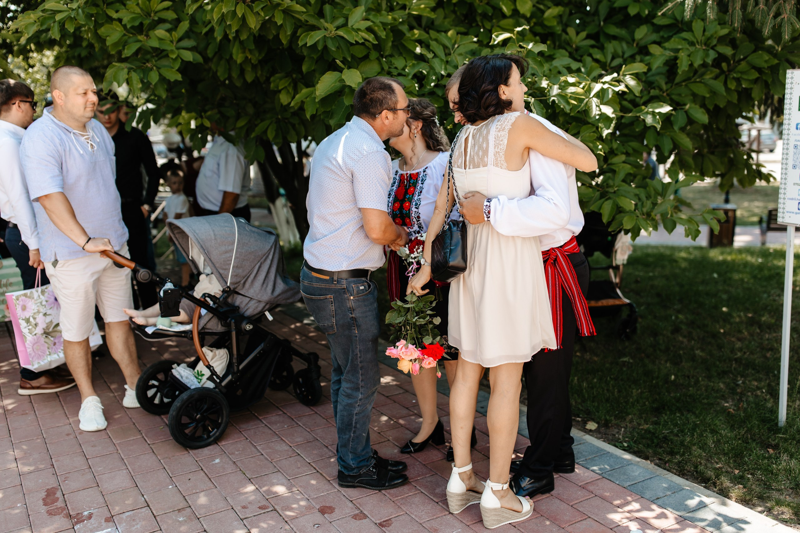 Fotograf stare civilă Siret – Andrei & Andreea în ie tradițională din Bucovina | AlinoFotoStudio