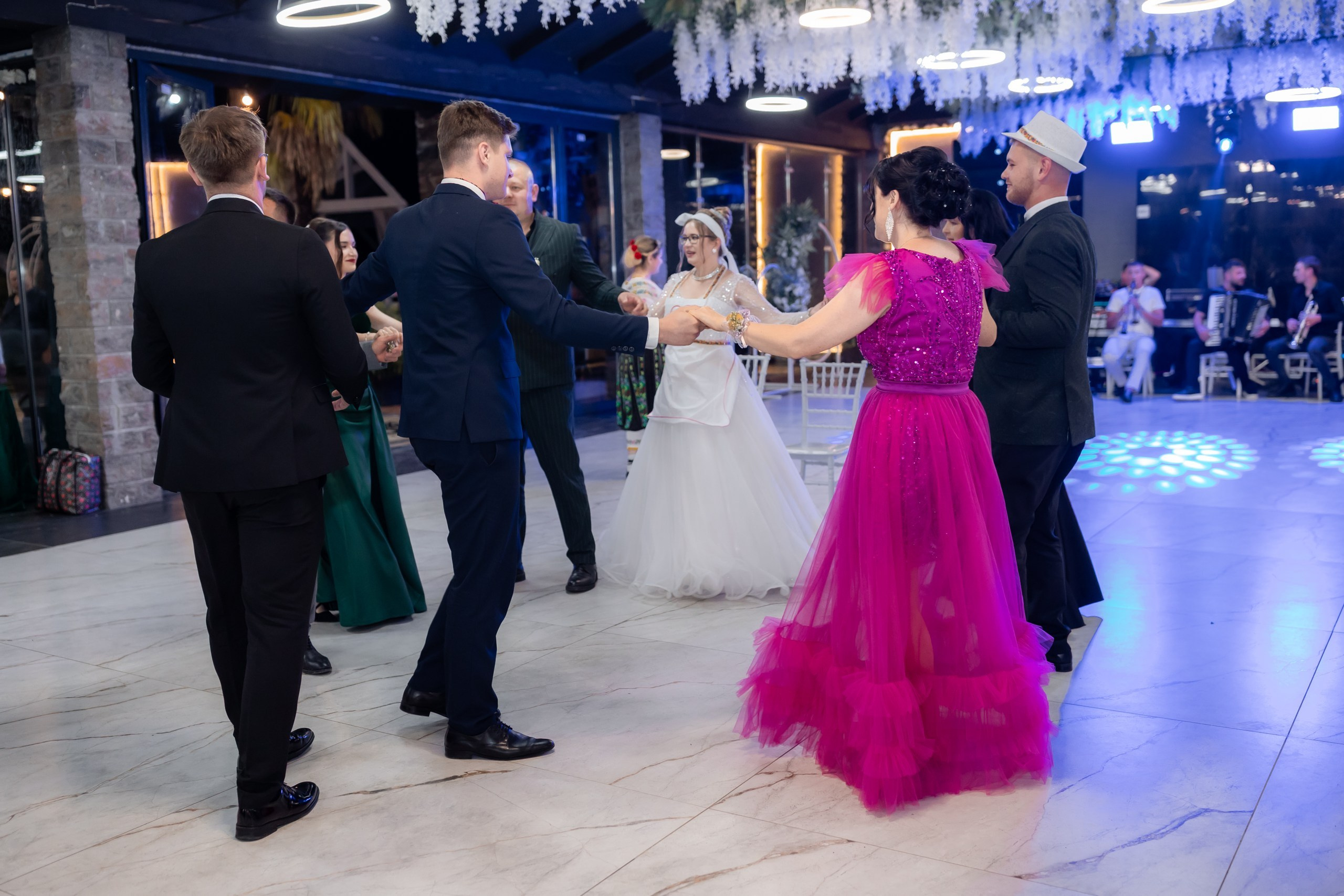 * fotograf stare civilă Siret* fotograf Bucovina* fotograf nuntă Suceava* fotograf Iași Botoșani* stare civilă tradițională* ie românească nuntă* AlinoFotoStudio* fotograf Andrei și Andreea- Alin Chirilă fotograf – stare civilă Siret, Suceava, Andrei și Andreea în ie tradițională, poveste spusă prin fotografiefotograf stare civilă Siret Suceava Alin Chirilă – miri îmbrăcați în costum tradițional bucovineanAlin Chirilă fotograf nuntă Siret Suceava – stare civilă autentică în Bucovina, emoții realefotograf Siret Suceava Alin Chirilă – Andrei și Andreea la starea civilă în ie tradiționalăstare civilă Siret fotograf Alin Chirilă – cadre naturale cu miri în costum popular din Bucovinafotograf nuntă Siret Suceava Alin Chirilă – povestitor prin fotografie, moment emoționant la starea civilăAlin Chirilă fotograf stare civilă Siret – iubire autentică surprinsă în stil documentarfotograf Bucovina Siret Alin Chirilă – stare civilă în ie tradițională, cadre pline de emoțieAlin Chirilă fotograf Suceava – Andrei și Andreea spun DA la starea civilă în Siretfotograf stare civilă Suceava Siret Alin Chirilă – poveste de iubire în stil tradițional românesc - Alin Chirilă fotograf profesionist, AlinoFotoStudio, fotograf evenimente Siret, Suceava County, Iași, Bacău County, Botoșani, Neamț County, fotograf nunți, botezuri, cununii civile, portrete și momente autentice surprinse elegant.- Alin Chirilă surprinde momente elegante de nuntă și evenimente speciale prin AlinoFotoStudio, fotograf disponibil în Siret, Suceava County, Iași, Bacău County, Botoșani și Neamț County, specializat în nunți, botezuri și cununii civile. - Alin Chirilă fotograf profesionist, AlinoFotoStudio, fotograf nuntă și evenimente în Siret, Suceava, Iași, Bacău, Botoșani și Piatra Neamț, fotograf nunți, botezuri, cununie civilă, ședințe foto, trash the dress, logodnă, familie, portrete și fotografii autentice. - AlinoFotoStudio by Alin Chirilă, fotograf evenimente premium în Suceava County, Iași County, Bacău County, Botoșani County și Neamț County, fotograf de familie, fotograf ceremonii religioase, petreceri și momente emoționante. - Alin Chirilă fotograf, povestitor prin fotografie, servicii foto profesionale pentru mireasă, mire, pregătiri nuntă, biserică, restaurant, valsul mirilor, tradiții românești și amintiri de neuitat în Moldova.
