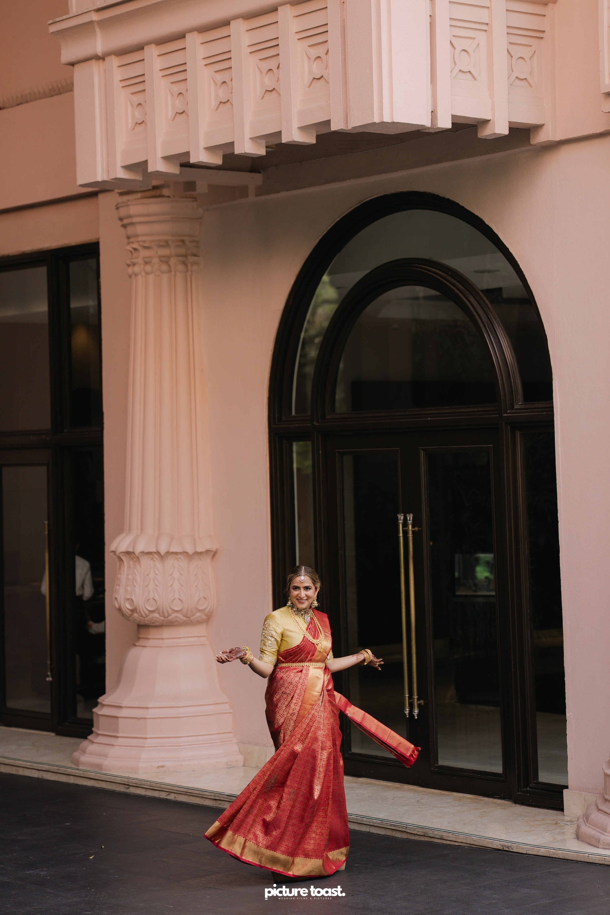 South Indian Wedding Ft. Aashna & Rajiv. Fine art Wedding Photographers in India & Canada