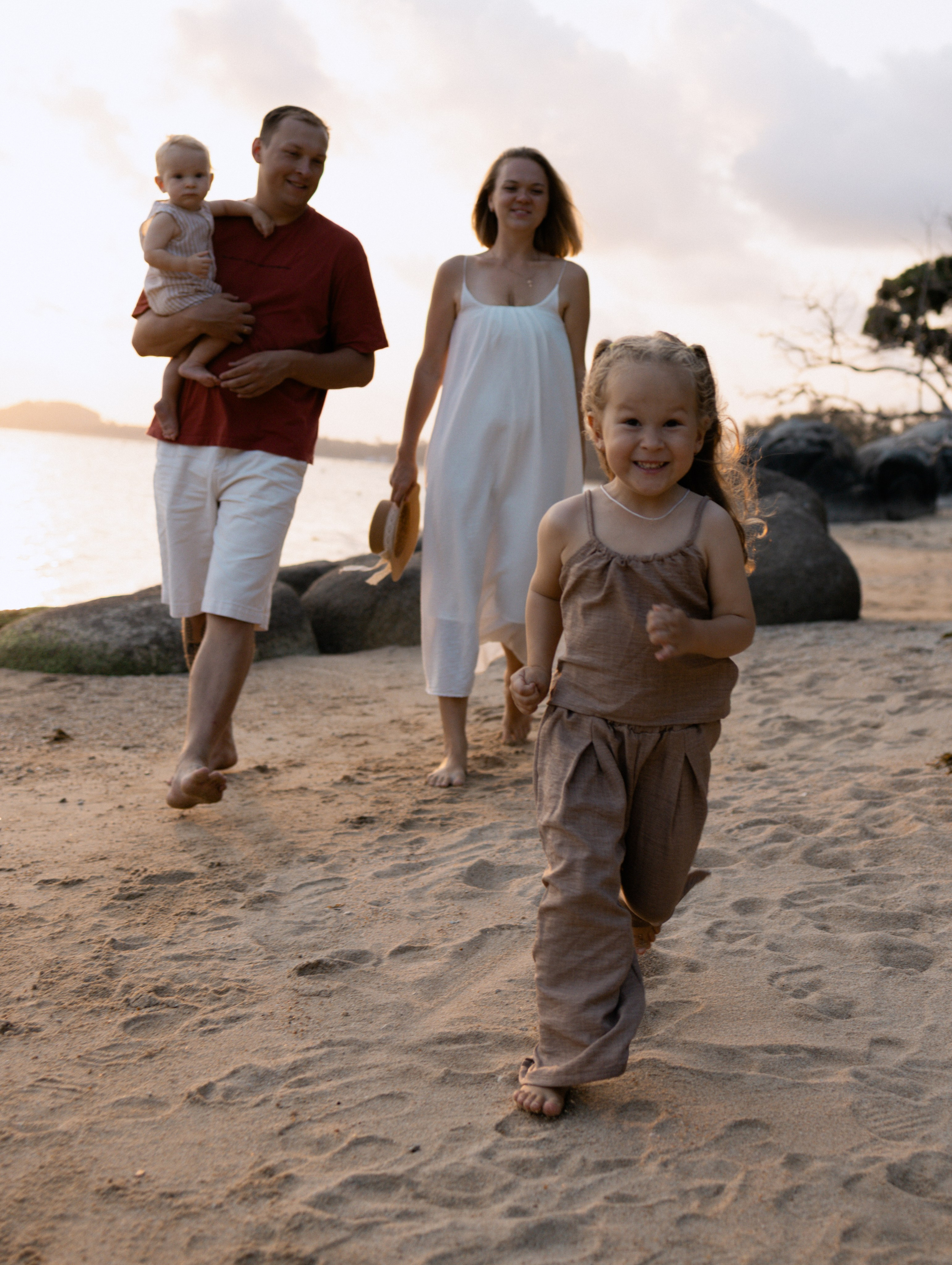 FAMILY PHOTO SHOOT. Photographer on Koh Samui