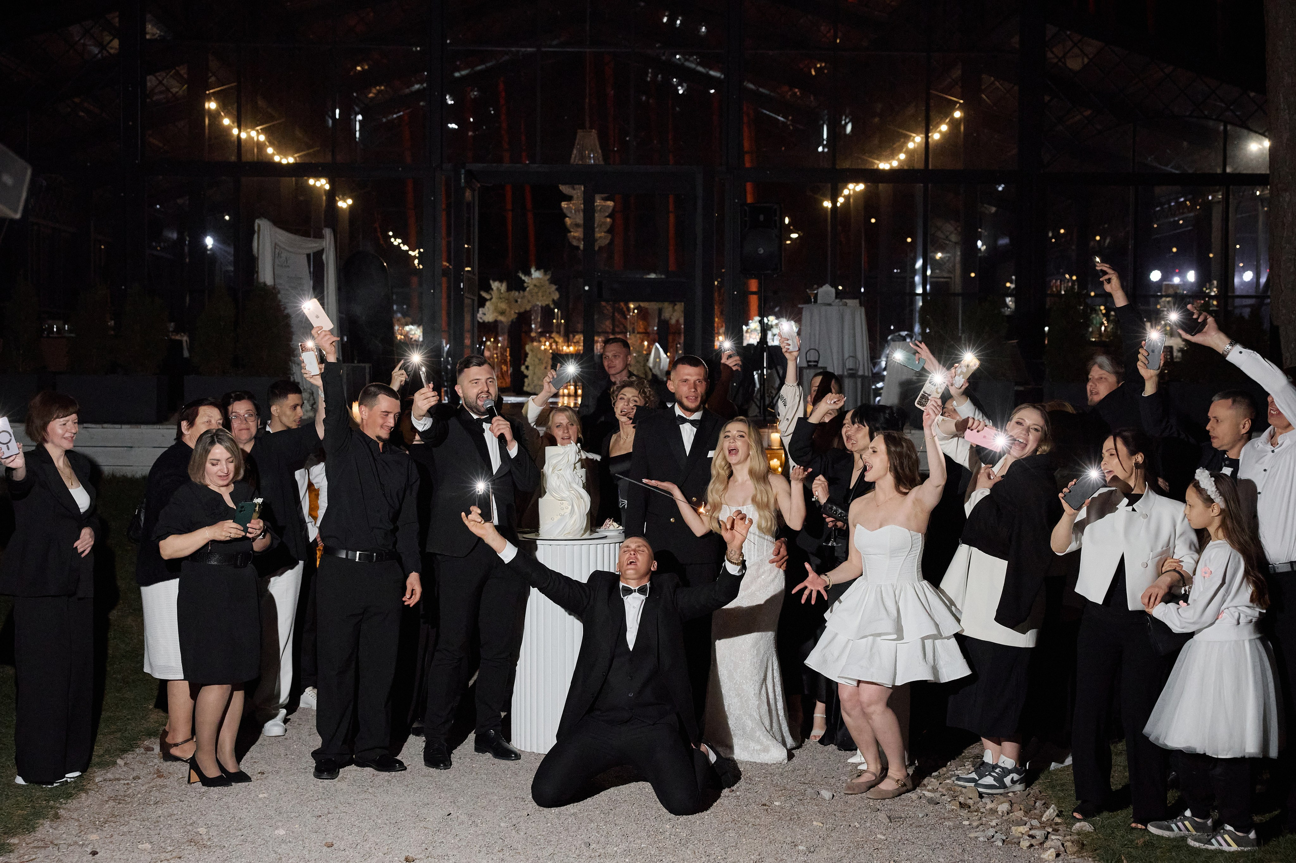Natalia & Roman. Dworek przy lesie. Fotograf ślubny i rodzinny w Krakowie Yana Klymova