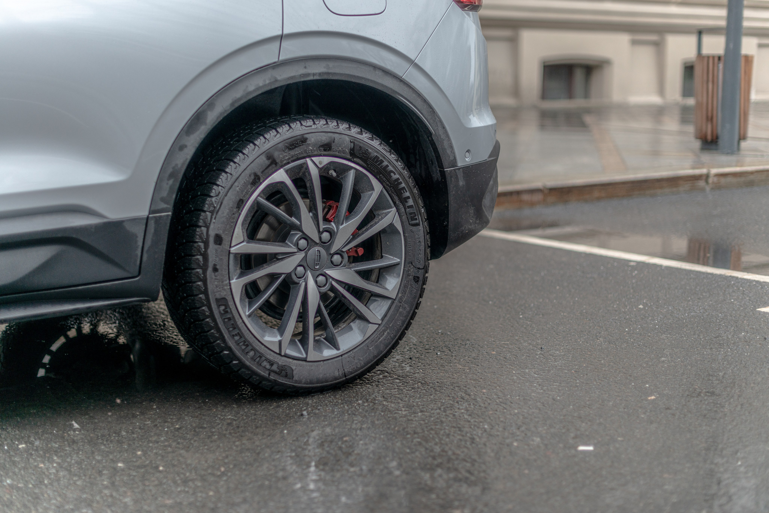 Фотосъемка автомобиля Geely Coolray. ФОТОГРАФ МЕКСИКА КИНТАНА-РОО