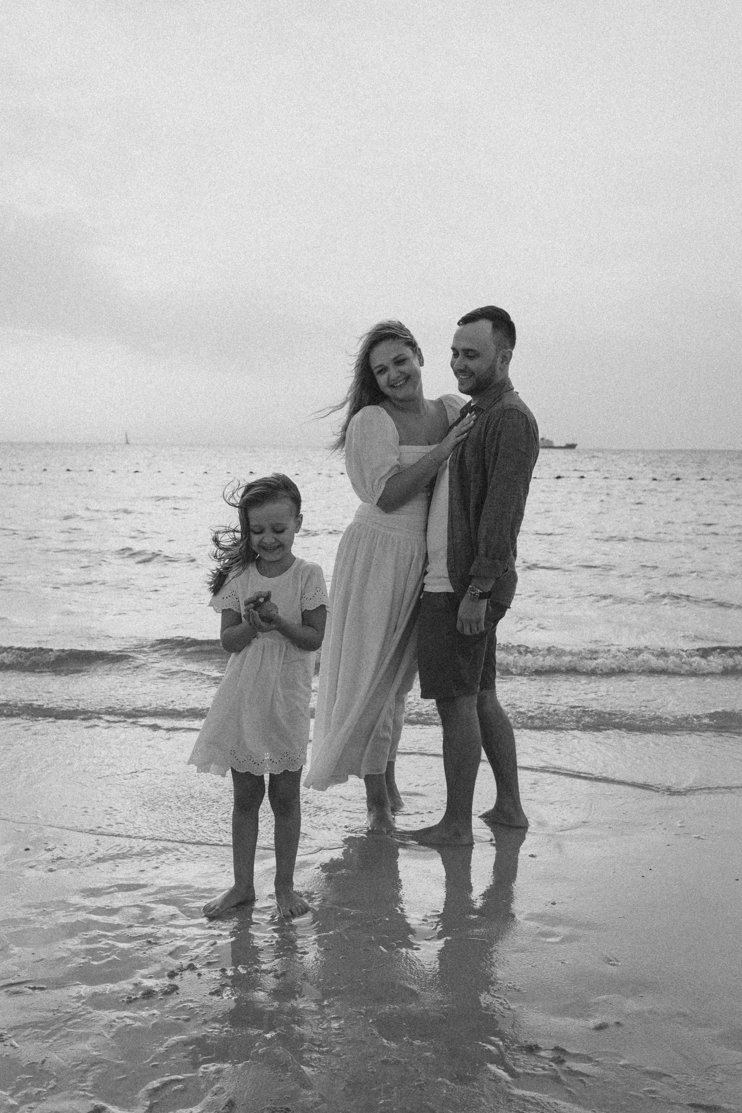 Golden hour family. Birth, Family, Newborn photographer in Dubai| Eliza Baitikova