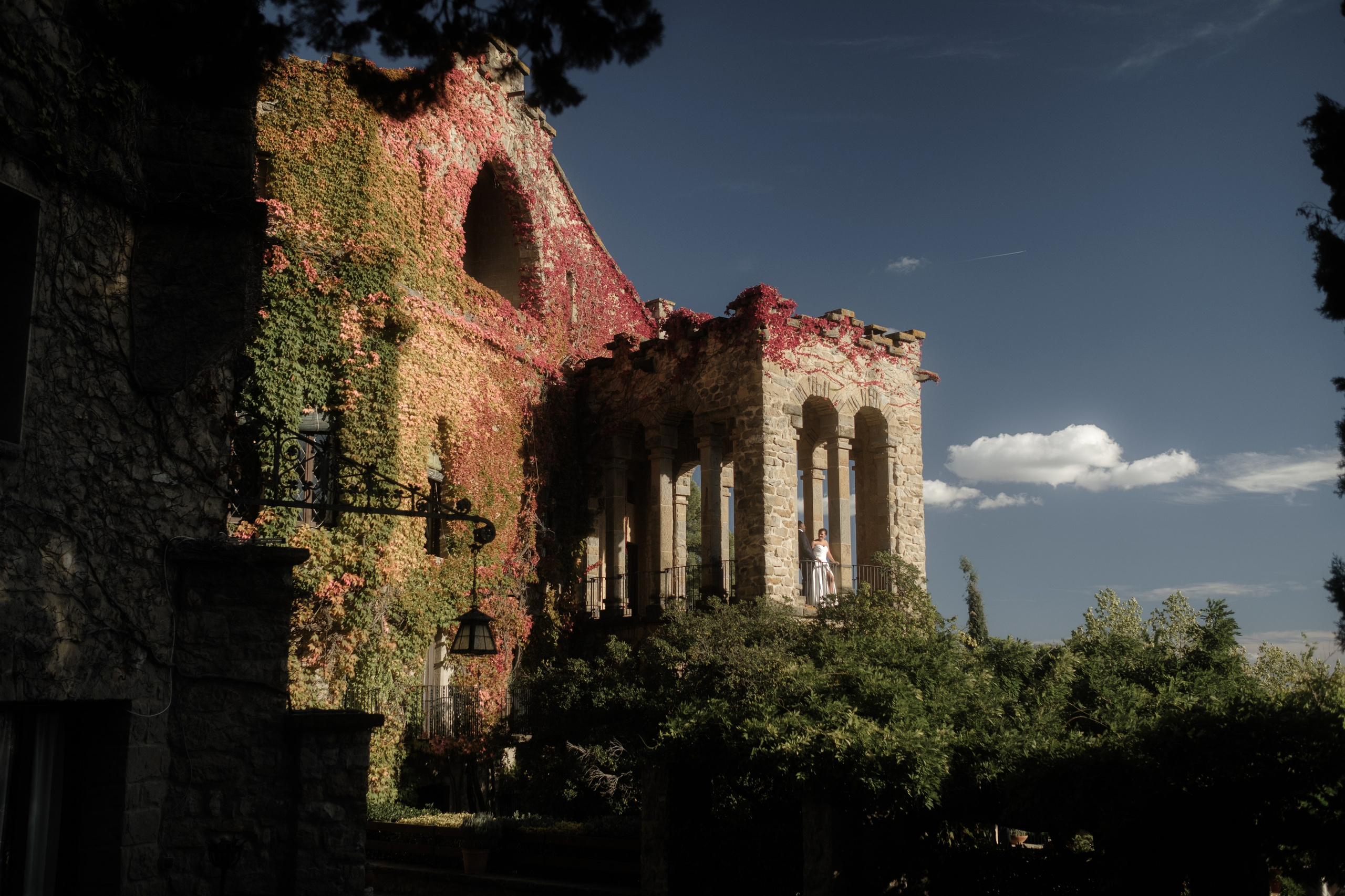 Morgan & Anthony. La Baronia. Paola wedding photographer / videographer in Barcelona