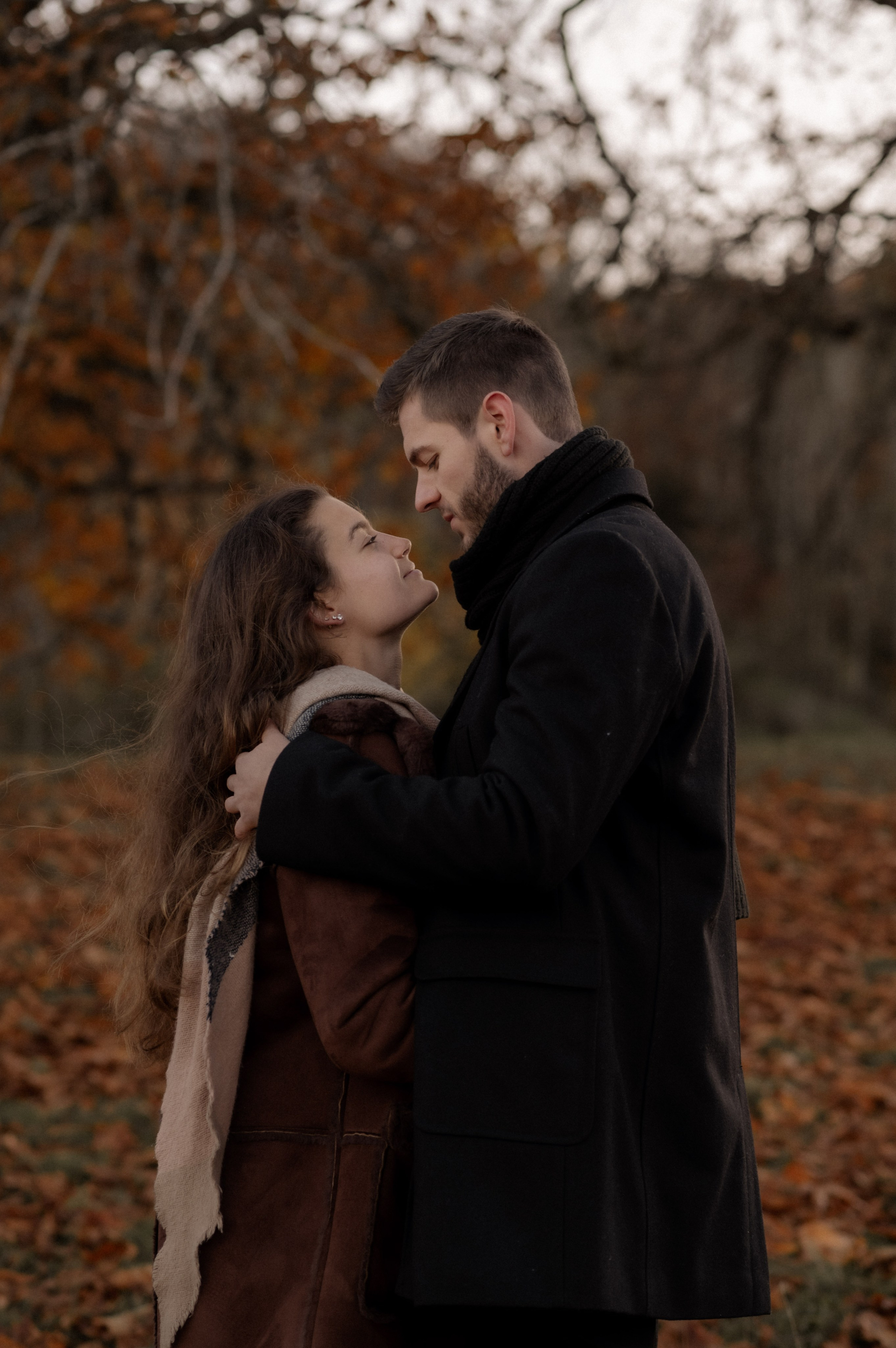 Wenn der Wind flüstert | Paarshooting am Gelben Berg. Photographer in Nuremberg Irina Mehnert from Ansbach